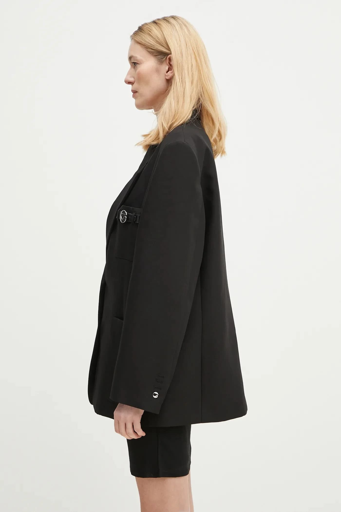 Индивидуальный пиджак с поясом и карманами - фото 2