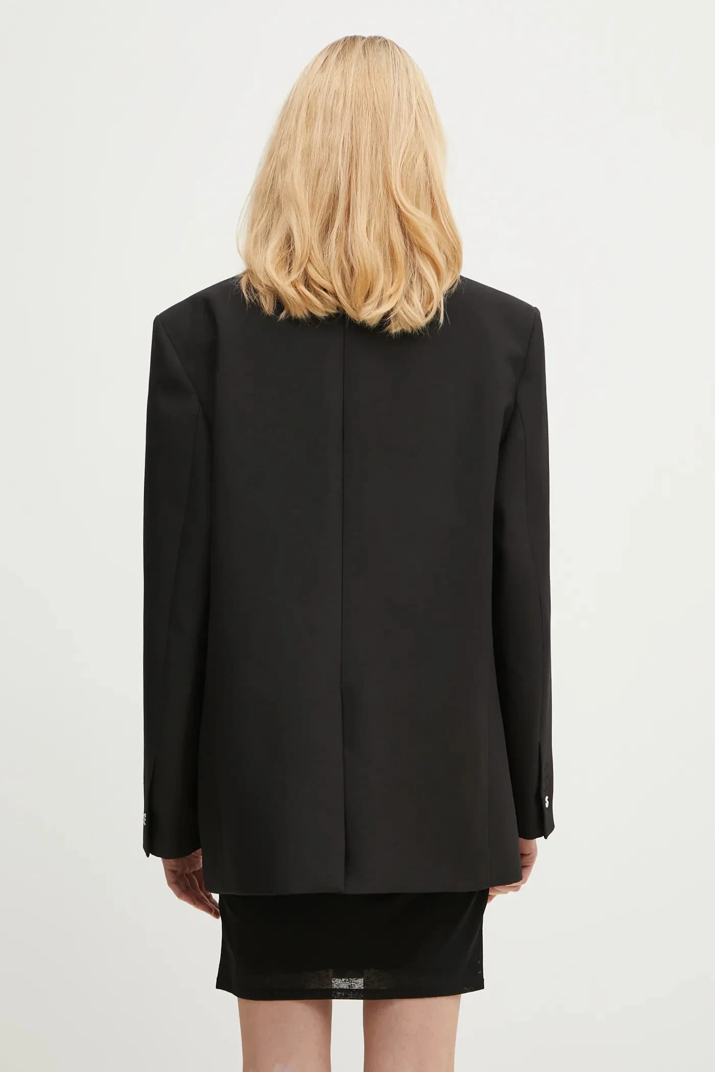 Индивидуальный пиджак с поясом и карманами - фото 3