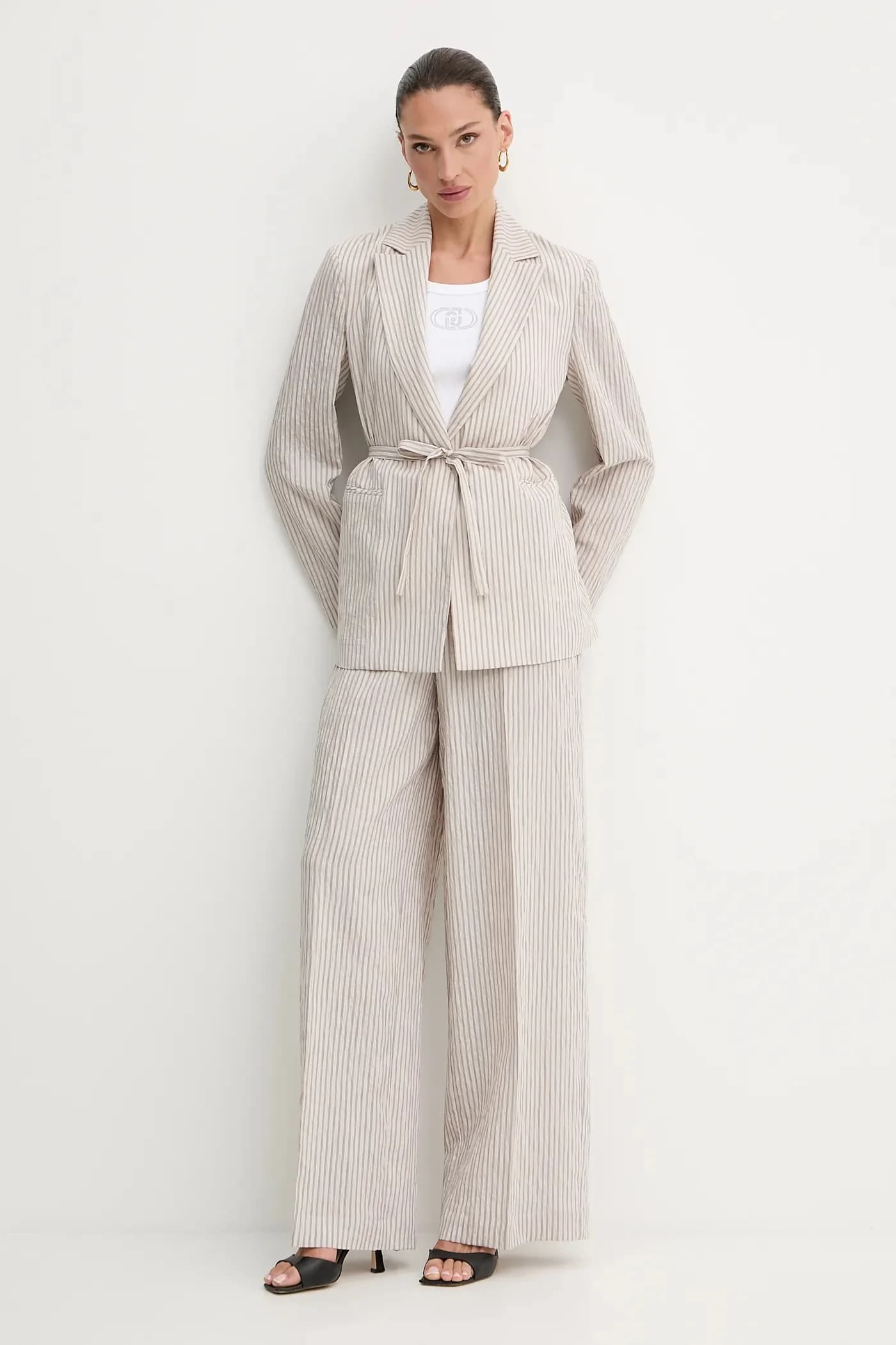 Куртка - фото 2