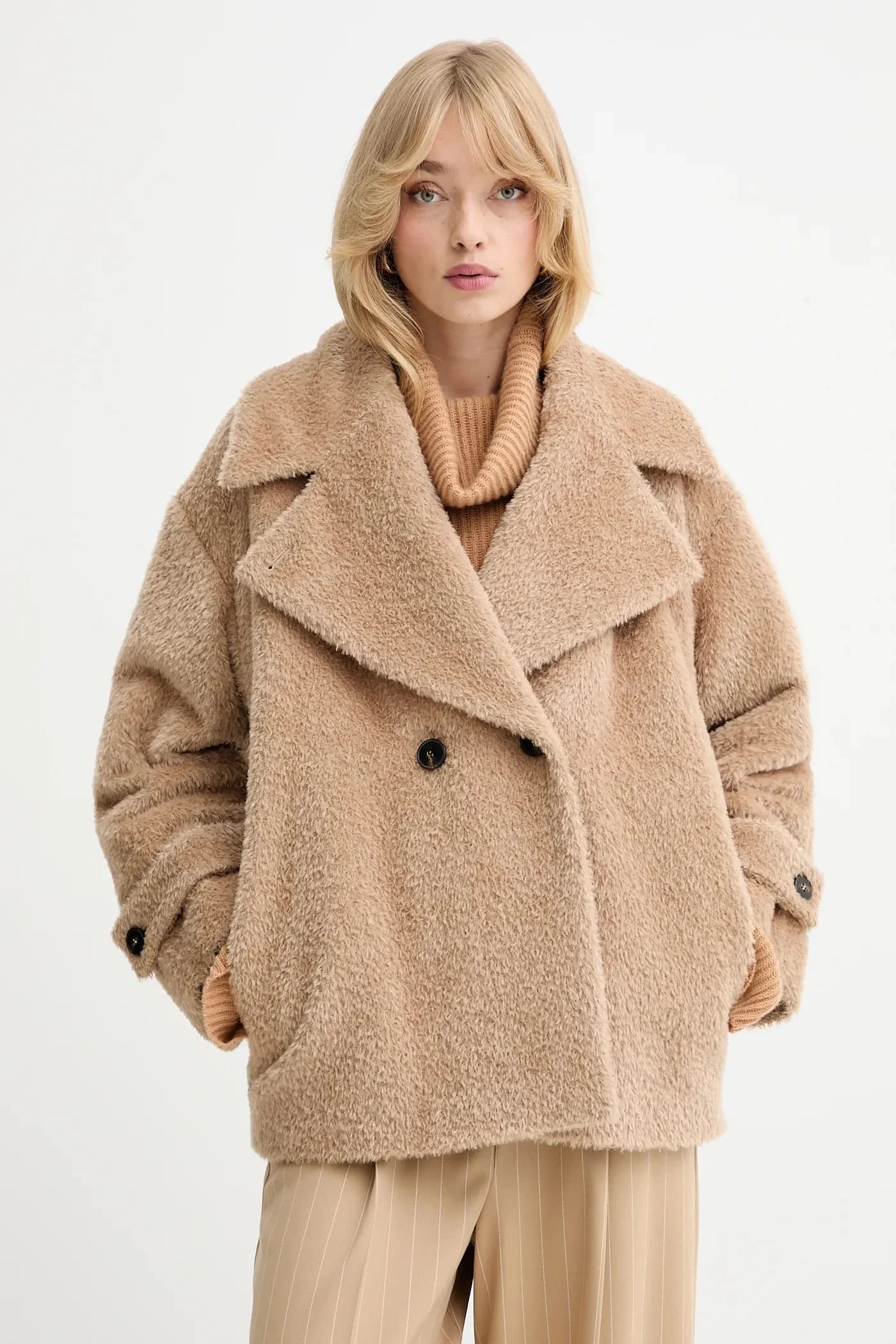 Шерстяное пальто