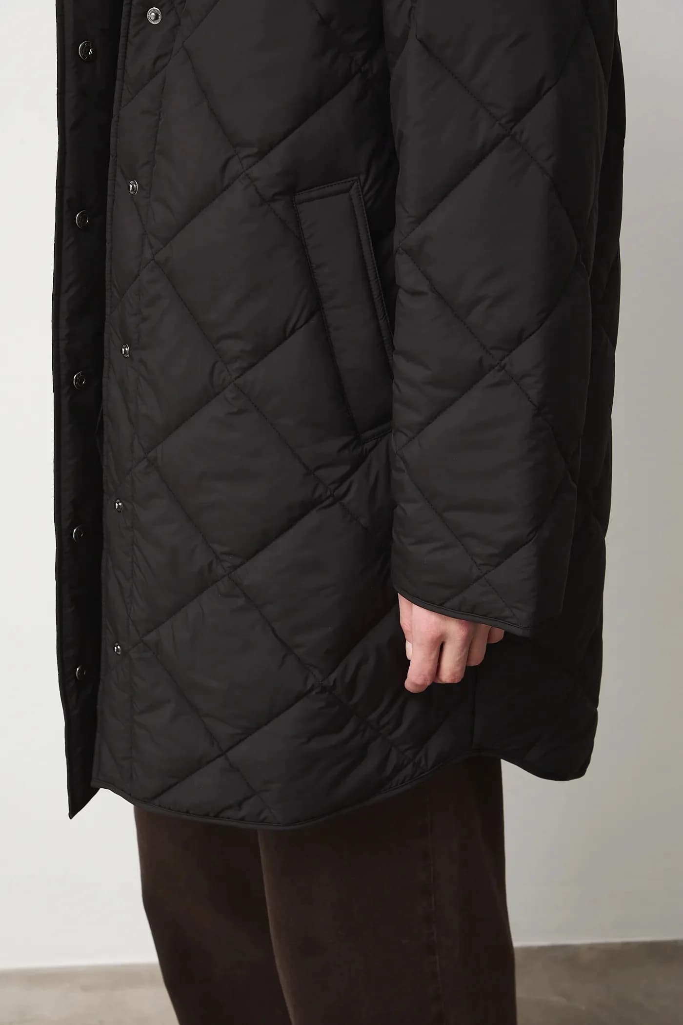 Женское стеганое пальто - фото 6