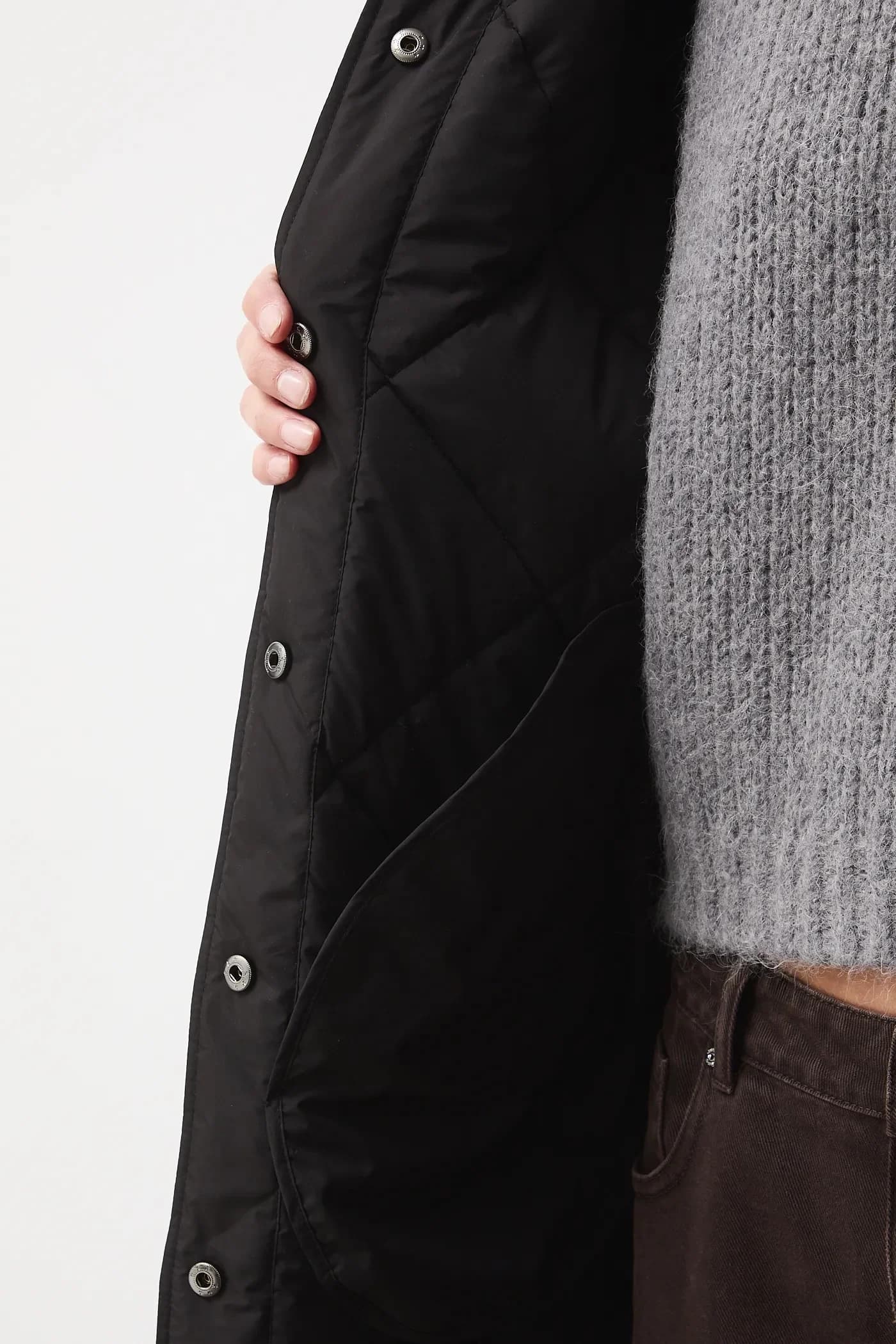 Женское стеганое пальто - фото 7