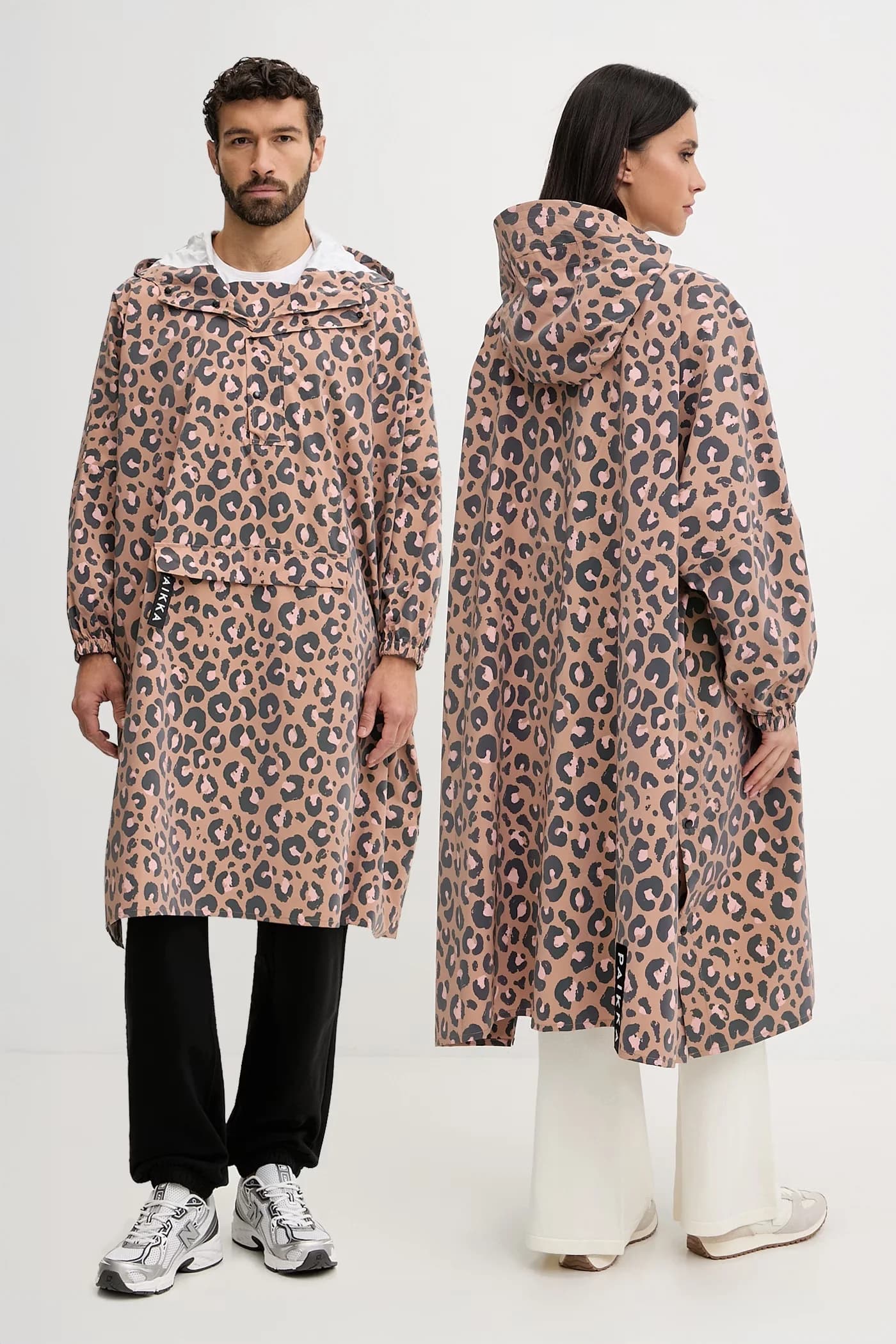 Пальто 63 х 48 х 0,9 см.