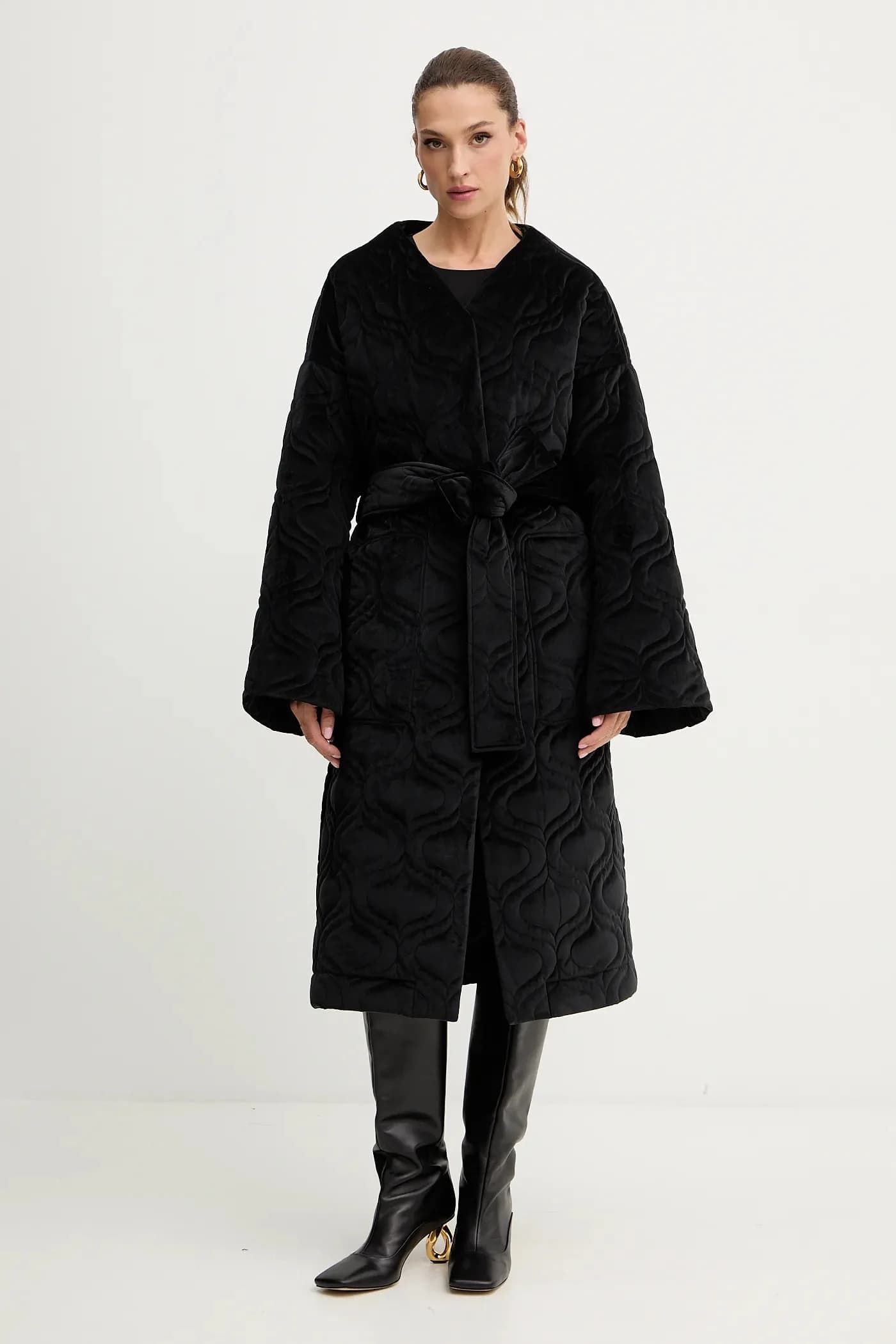 Велюровое пальто