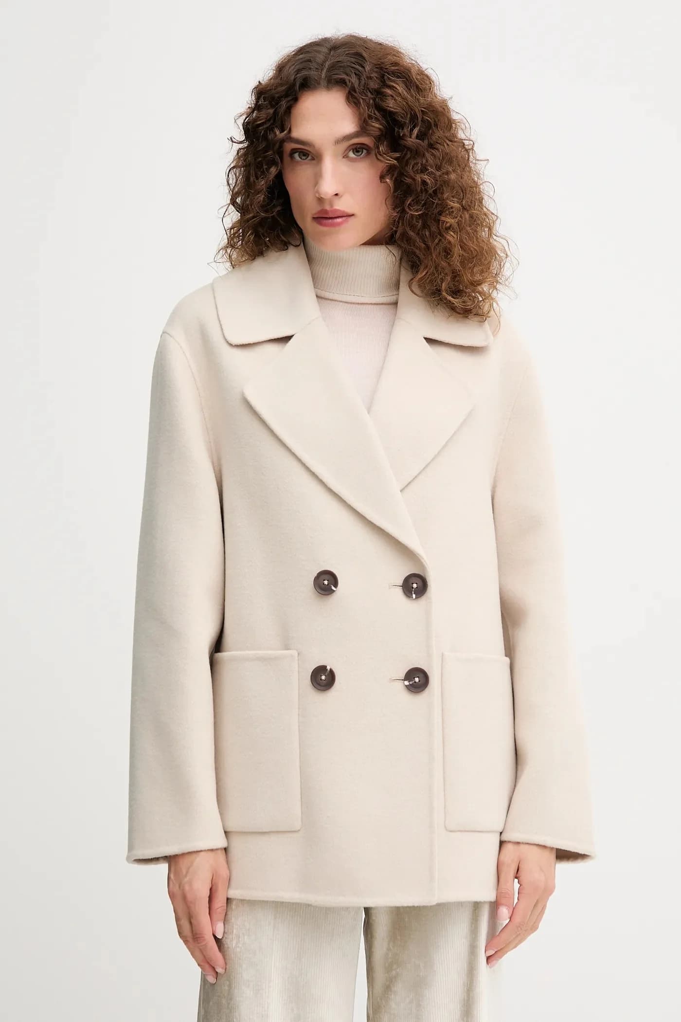 Шерстяное пальто