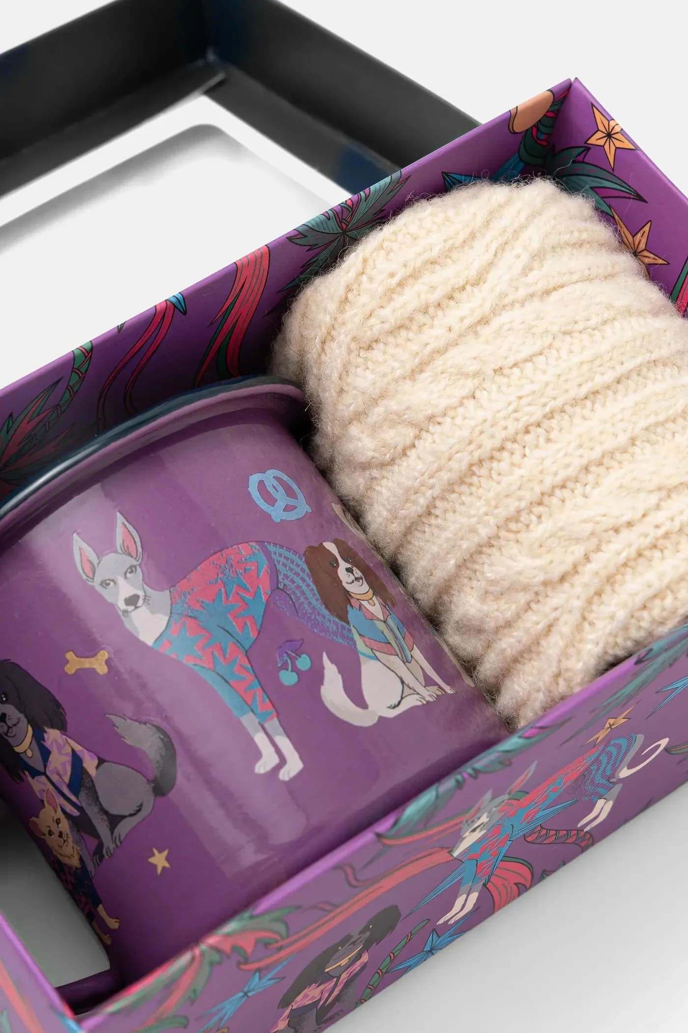 Подарочный набор: кружка и носки.