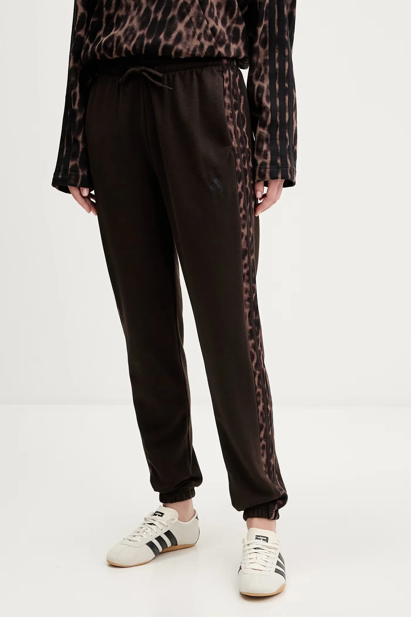 Спортивные штаны