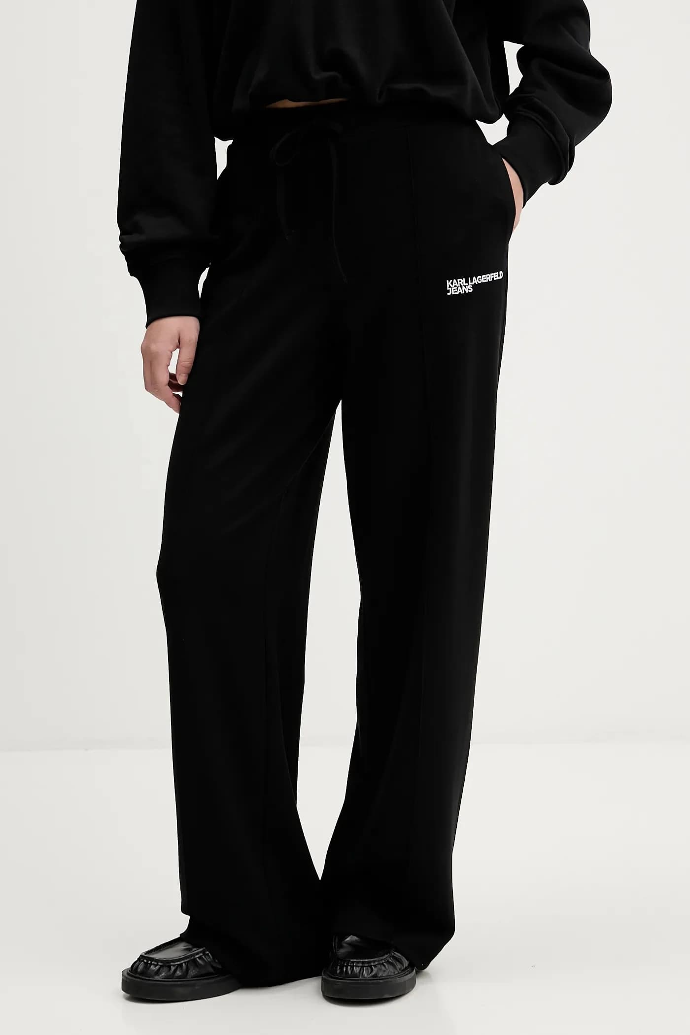 Спортивные штаны