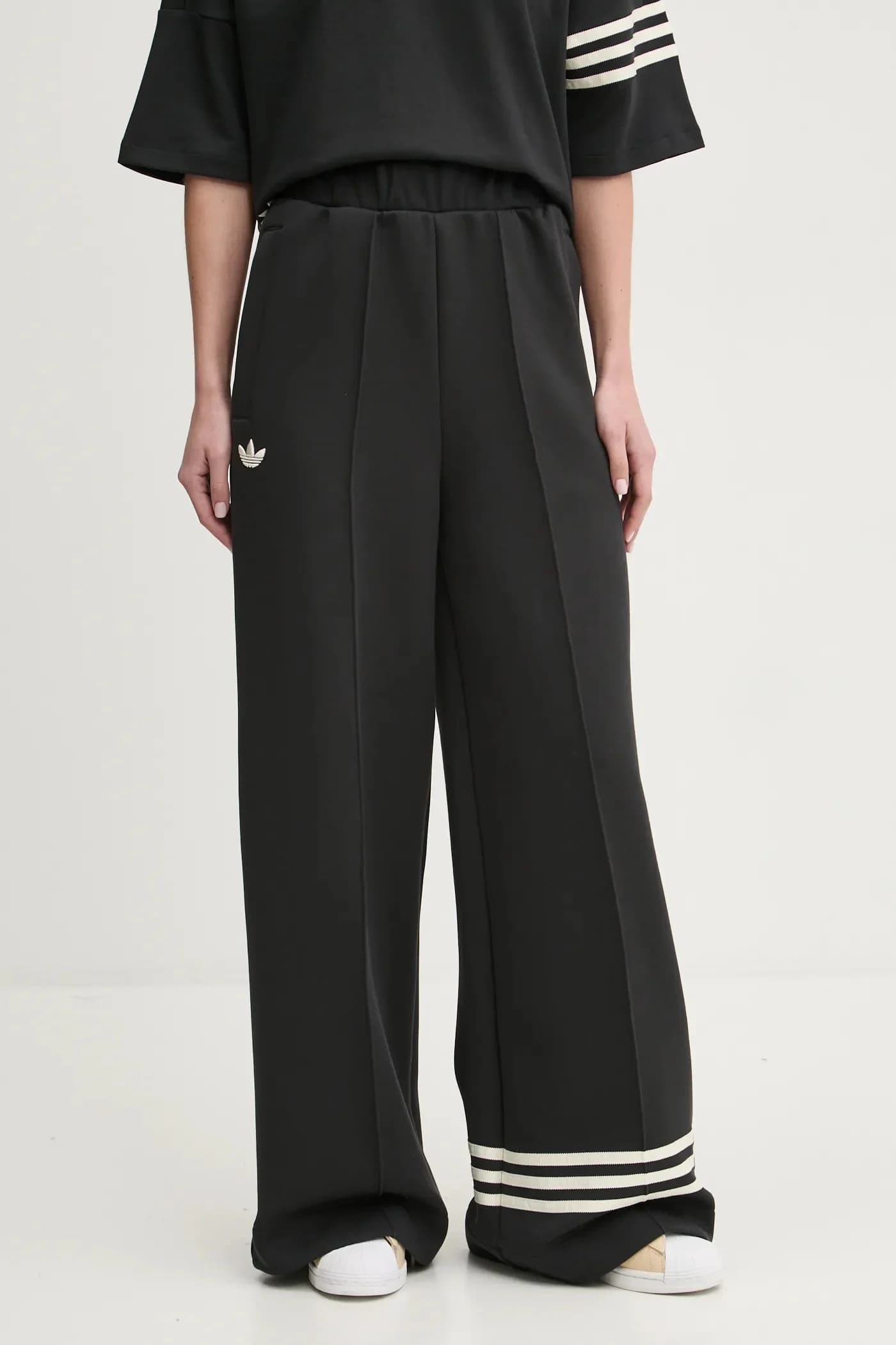 Спортивные брюки Neuclassics