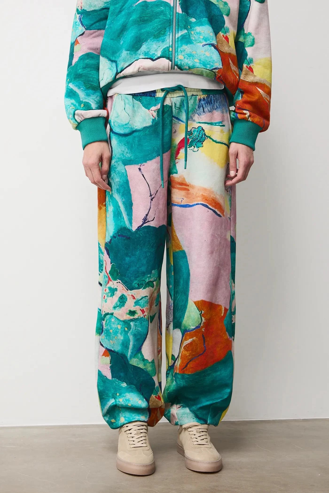 Спортивные штаны