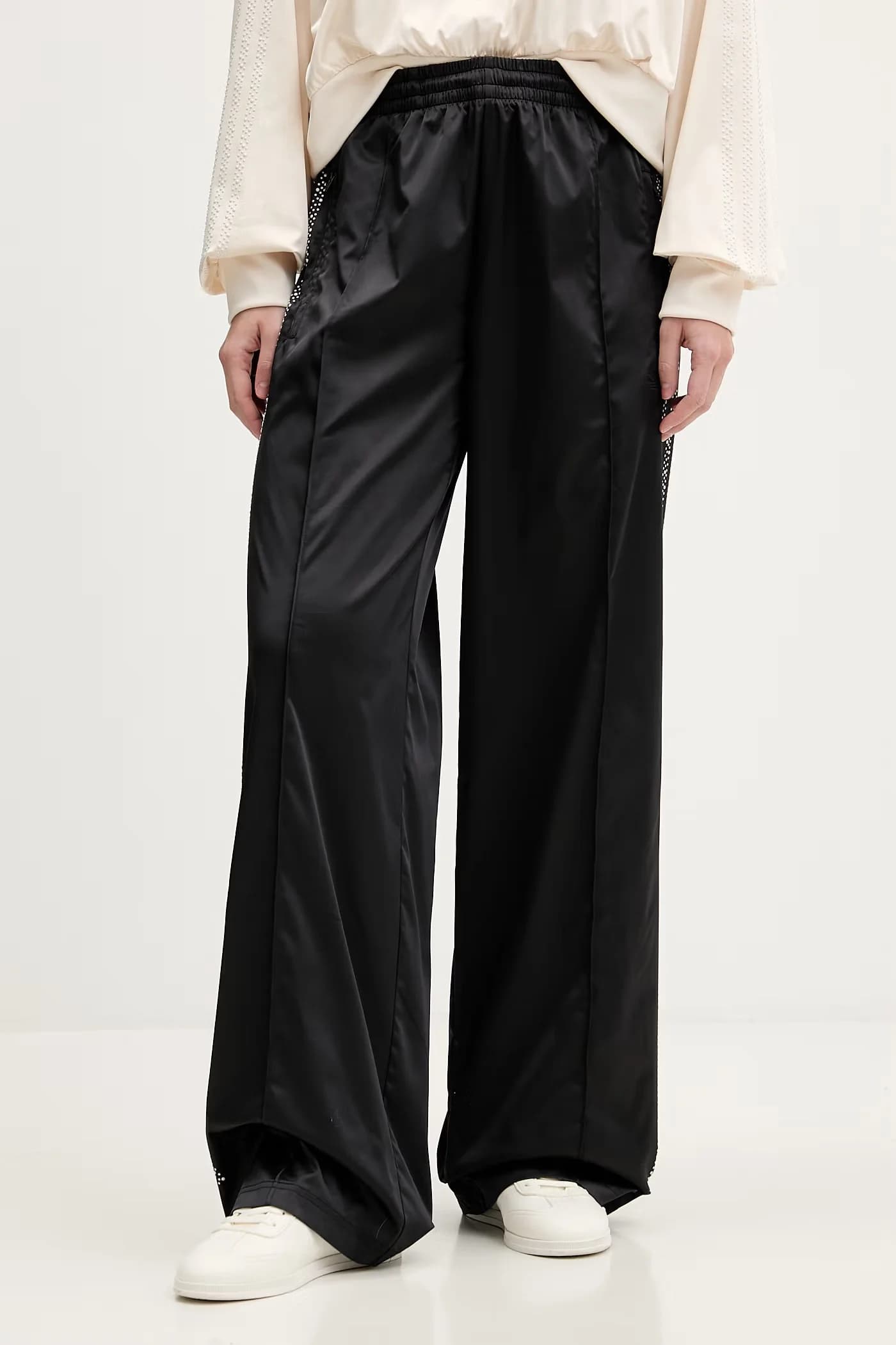 Жемчужные спортивные штаны