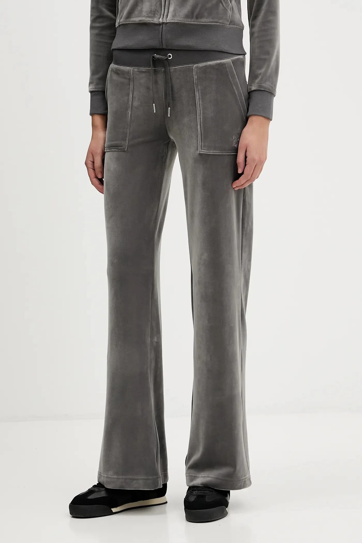 спортивные штаны Лейлы