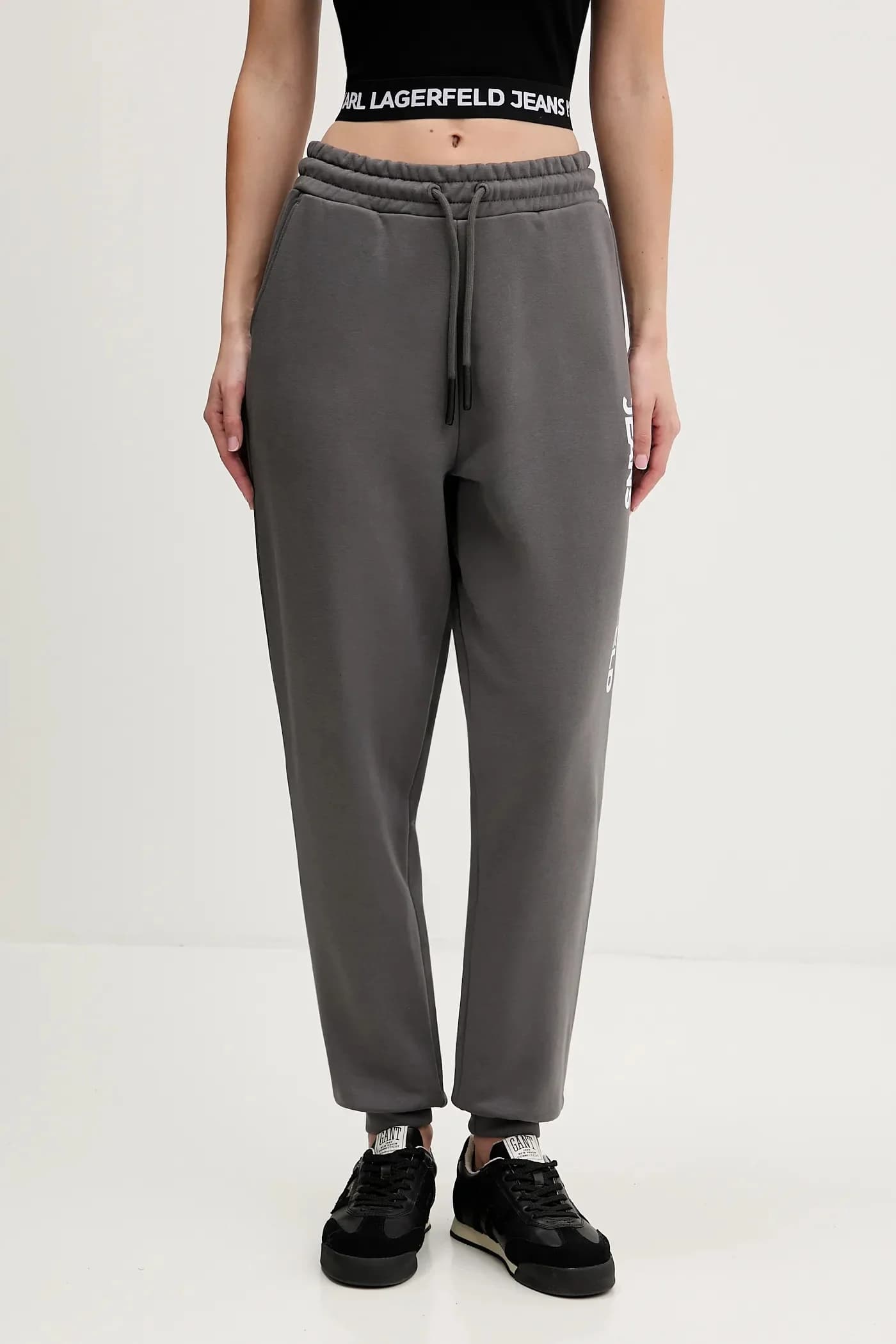 Спортивные штаны