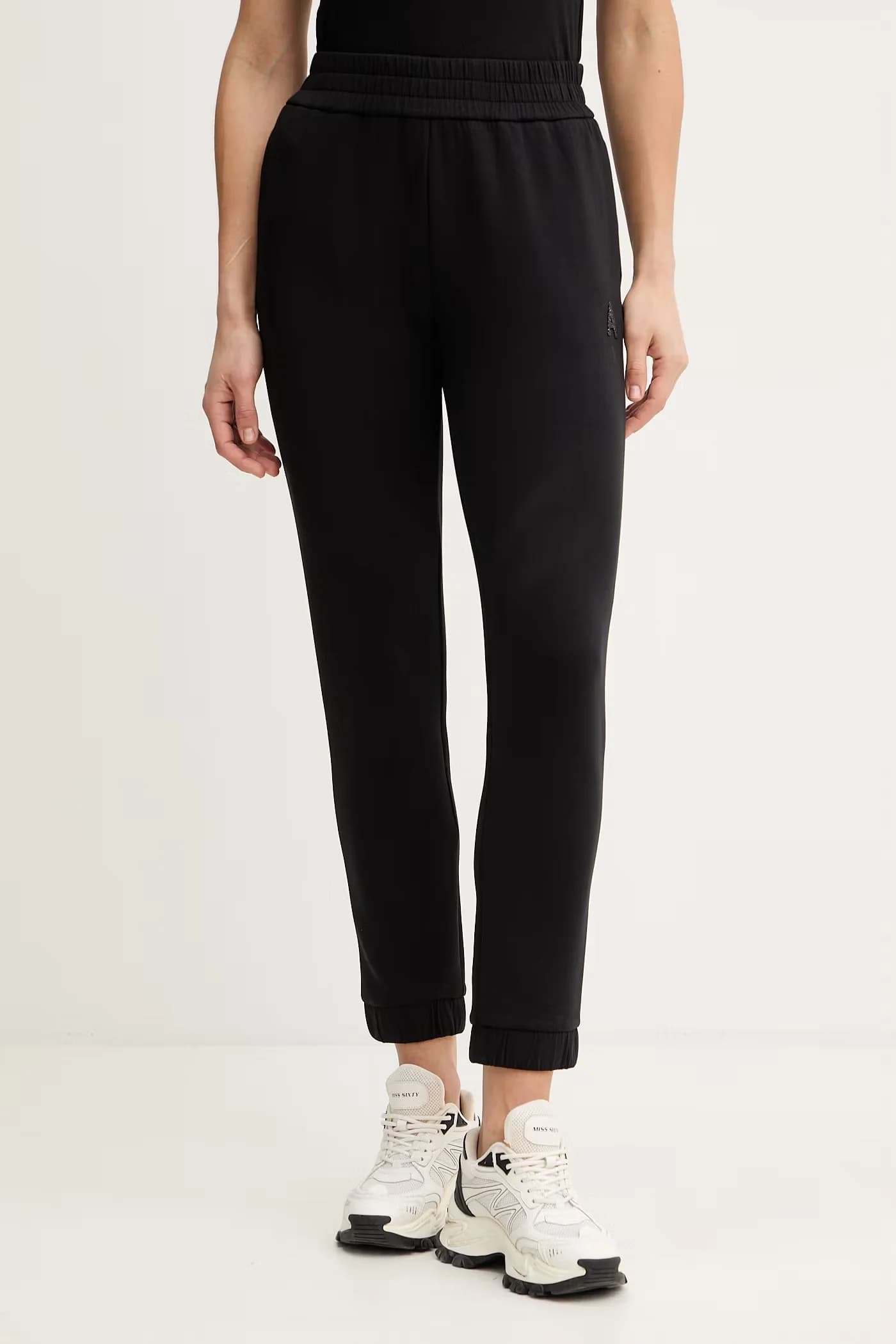 Спортивные штаны