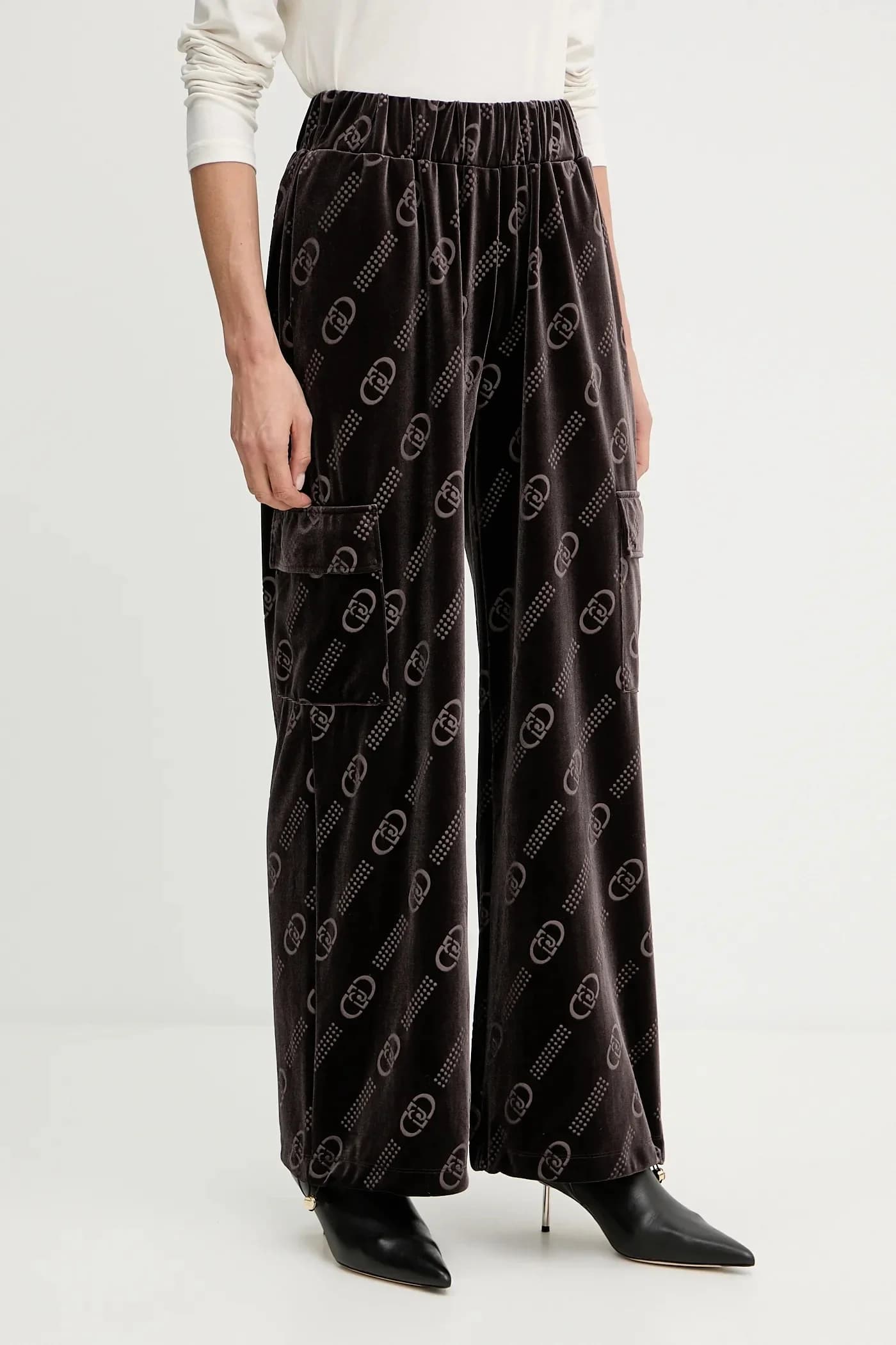 Велюровые спортивные штаны