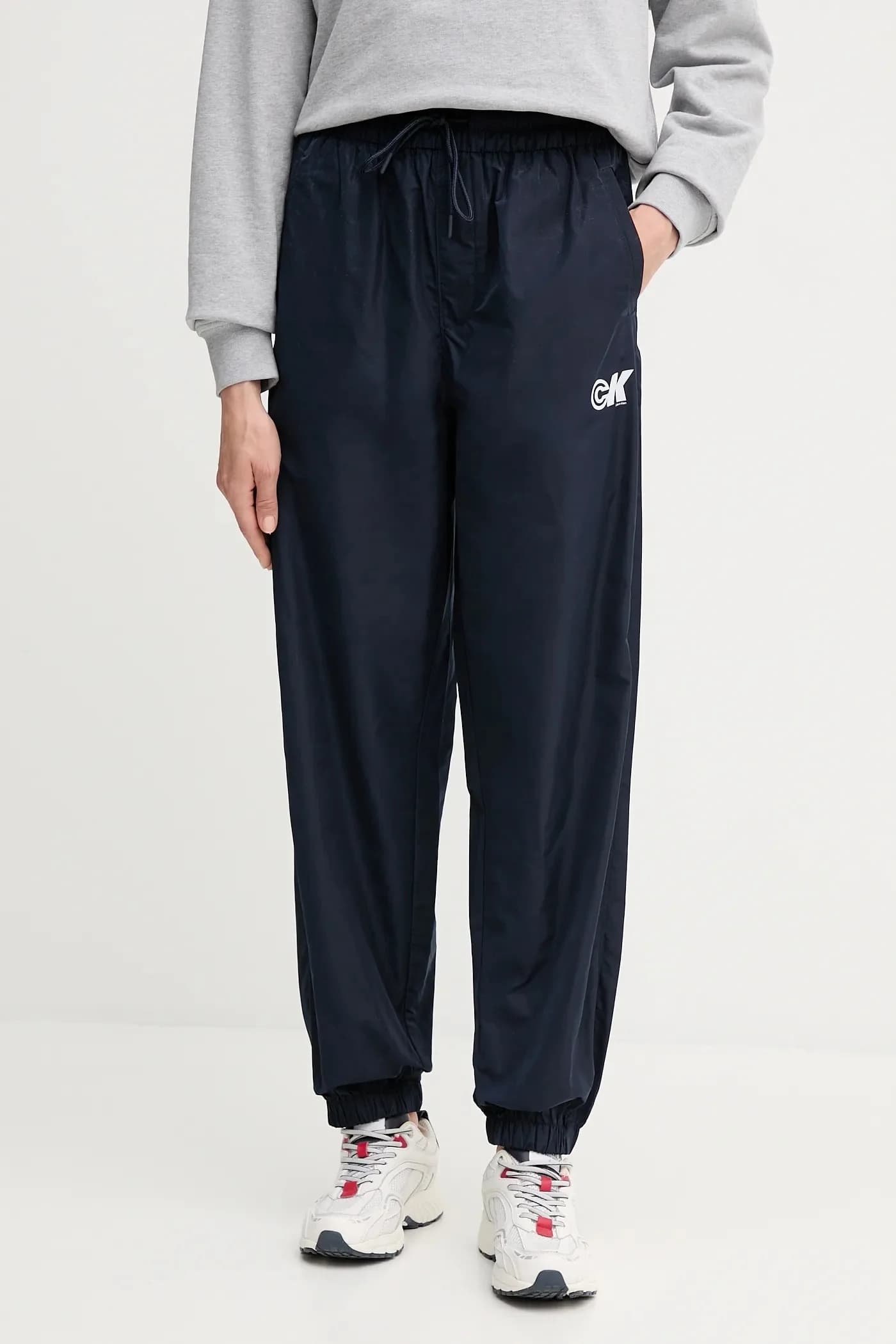 Спортивные штаны