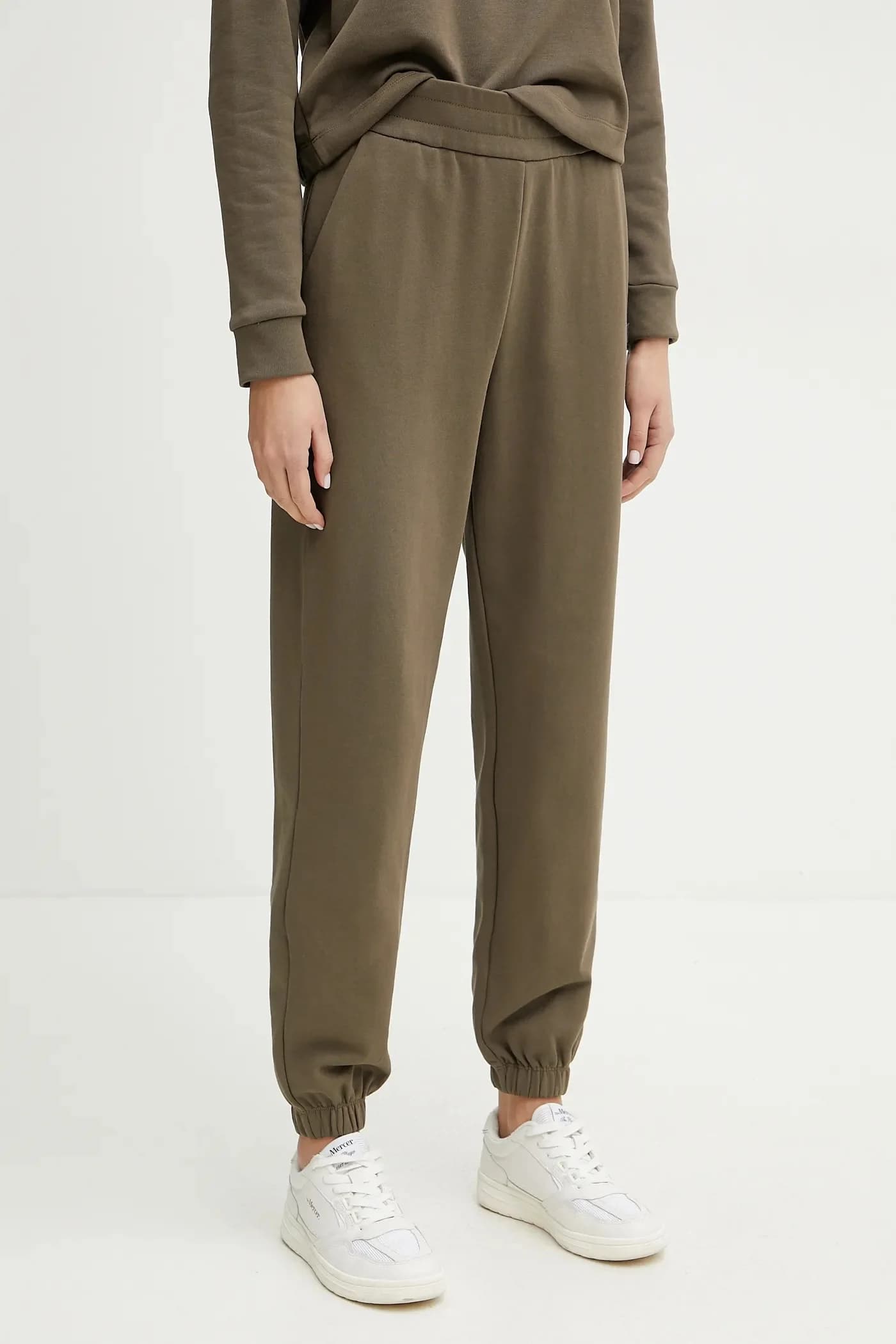 Спортивные штаны