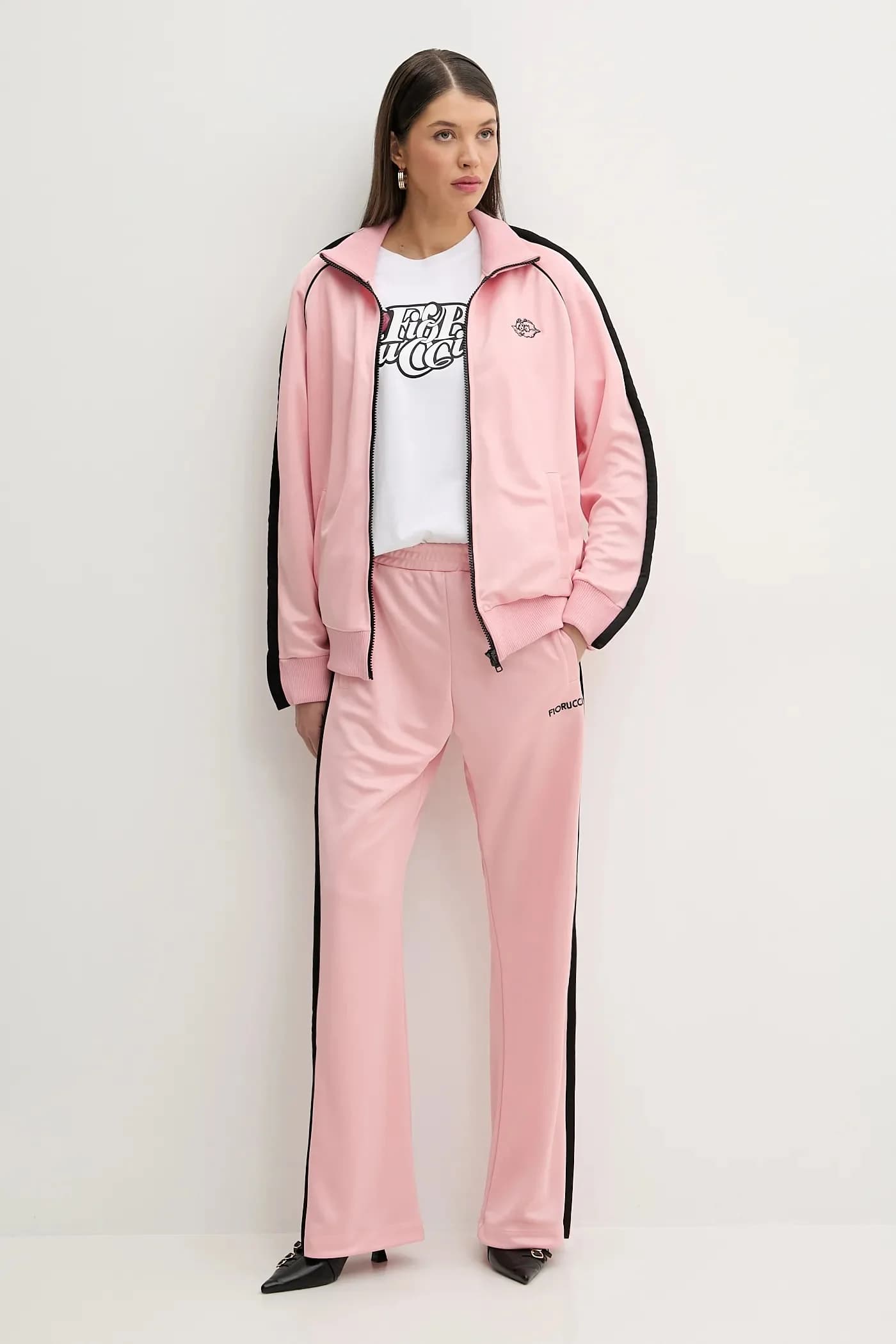 Спортивные брюки с объемной окантовкой - фото 2