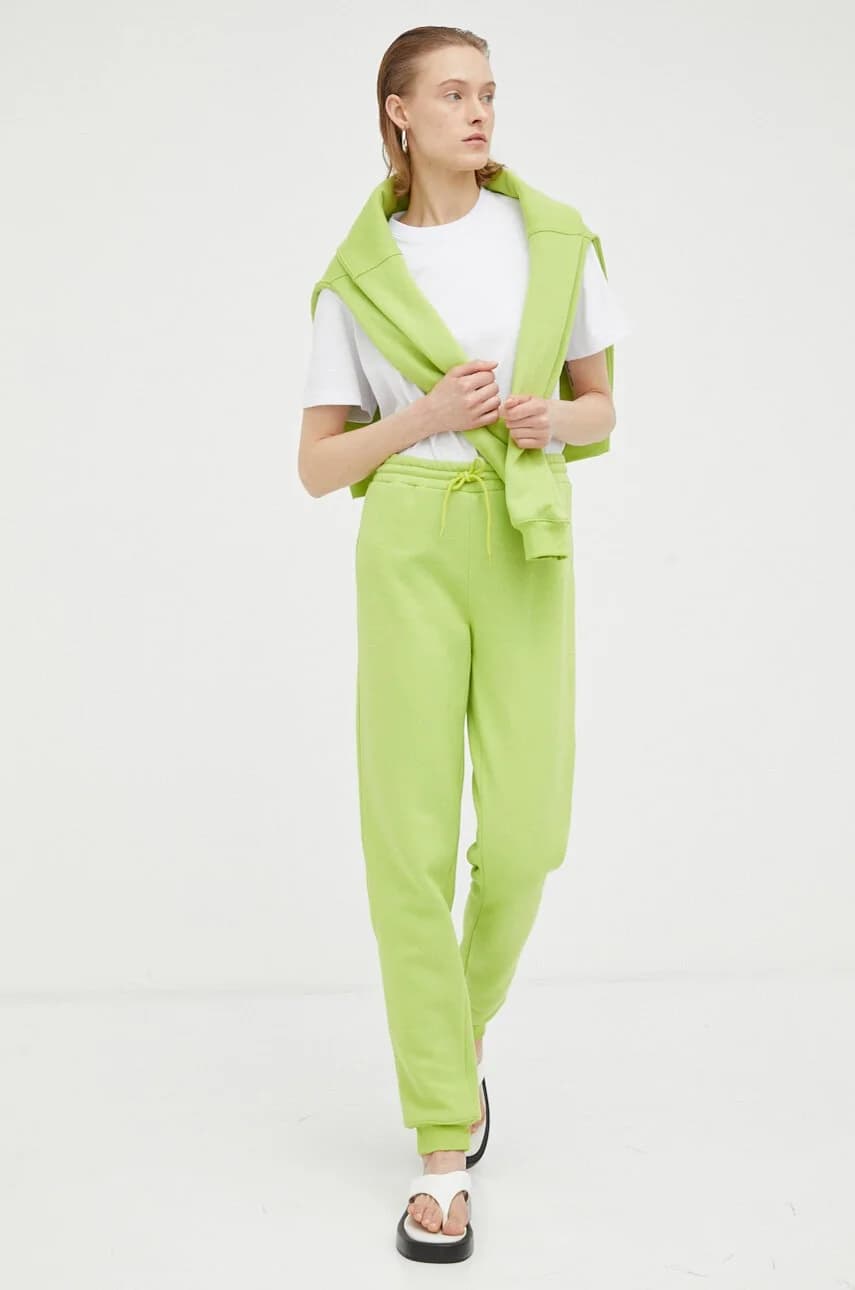 Спортивные штаны с резюме - фото 2