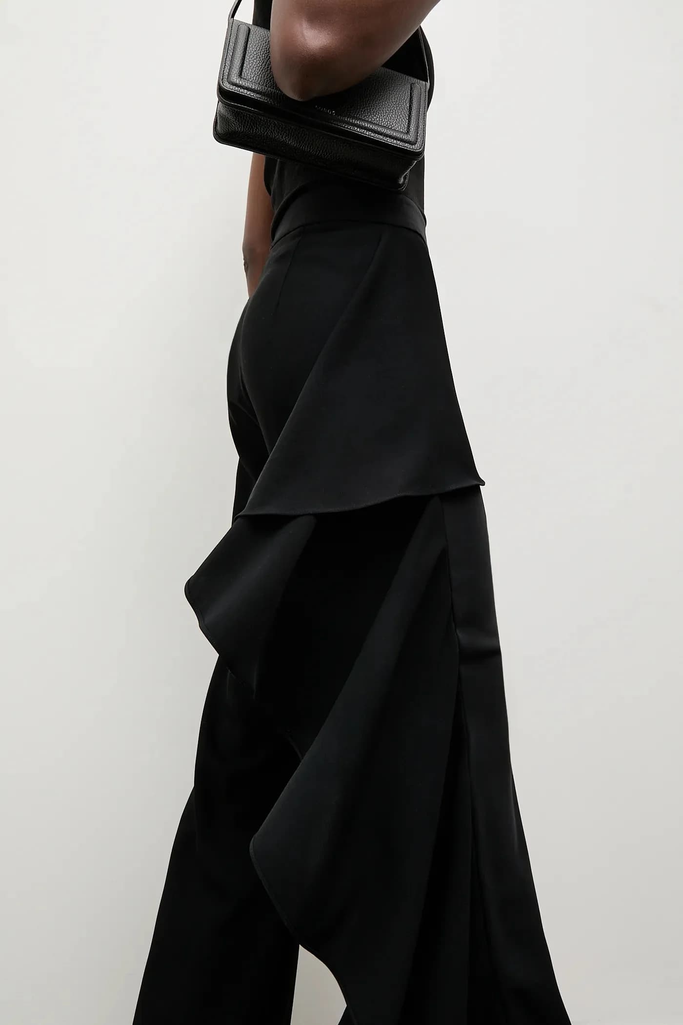 Скреплены брюками Answear.LAB и LOBOS. - фото 4