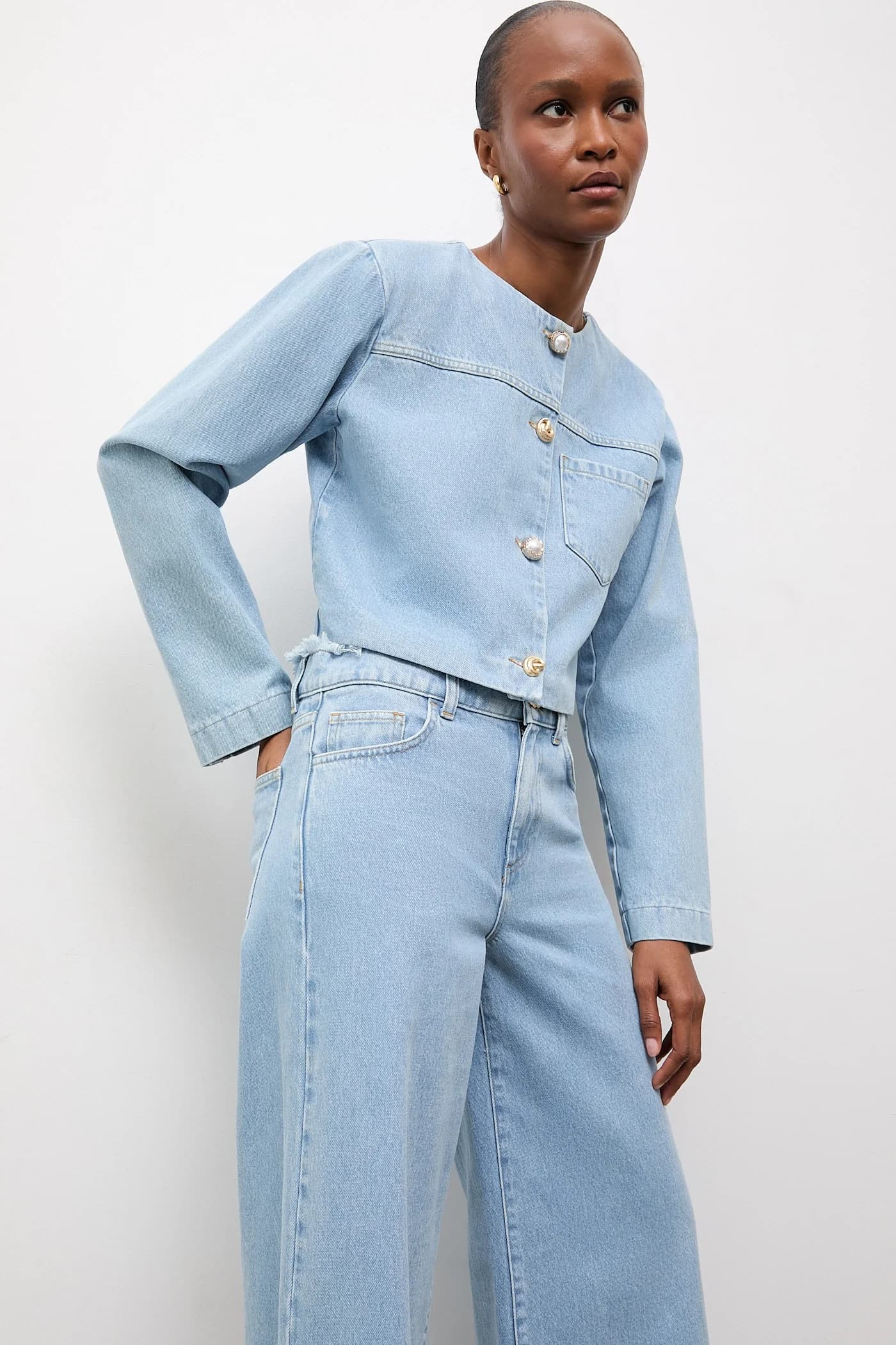 Женская джинсовая куртка