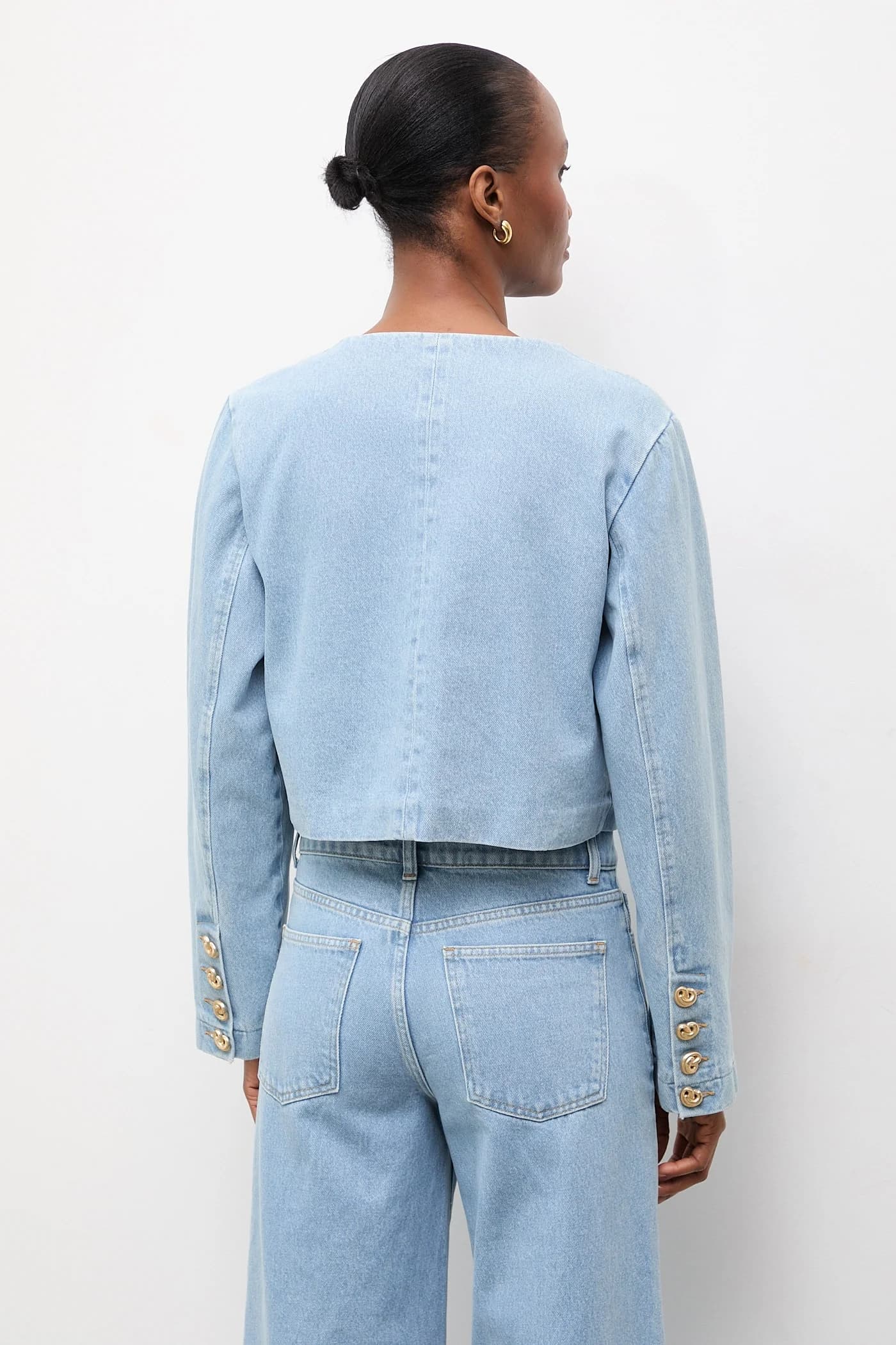 Женская джинсовая куртка - фото 3