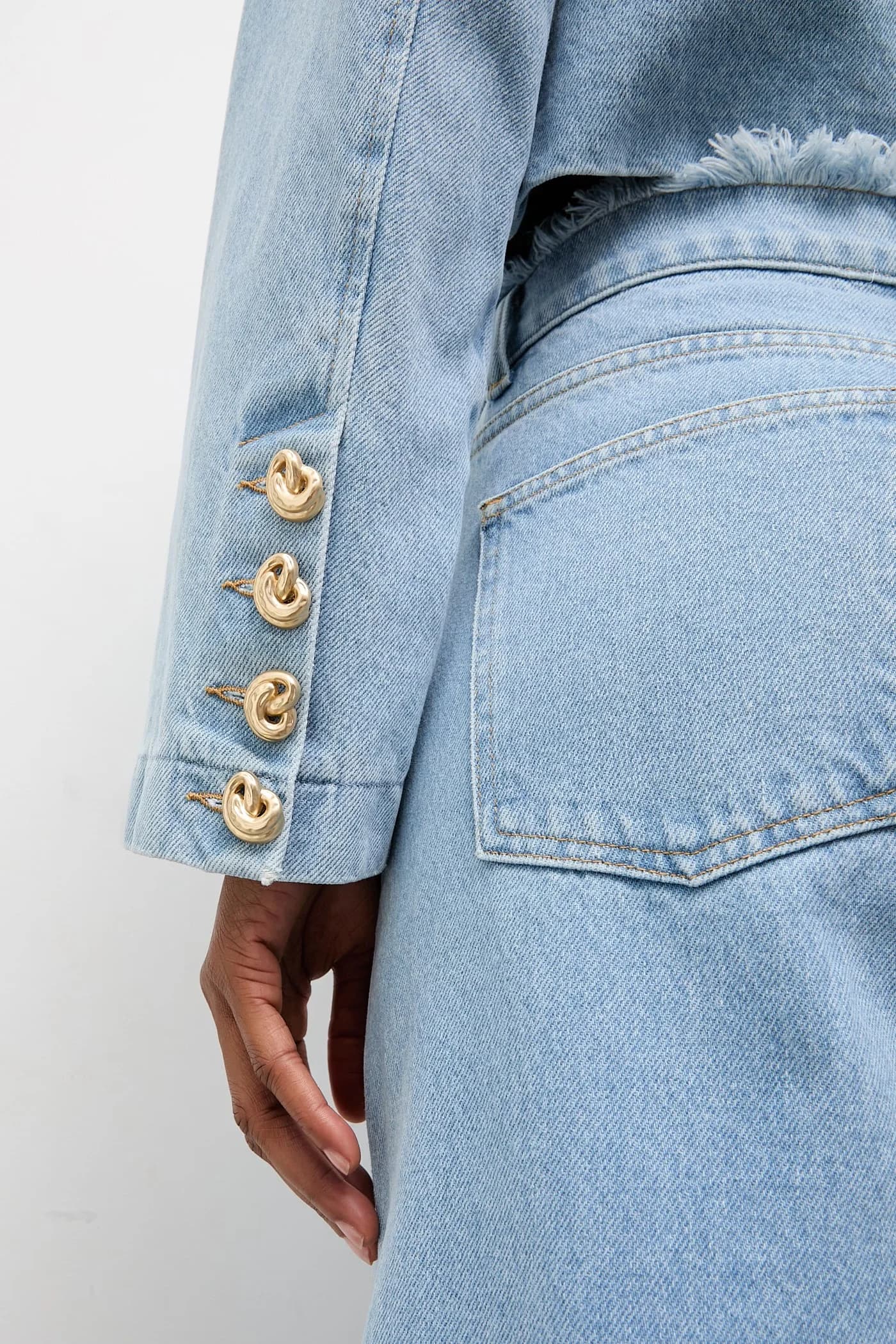 Женская джинсовая куртка - фото 6