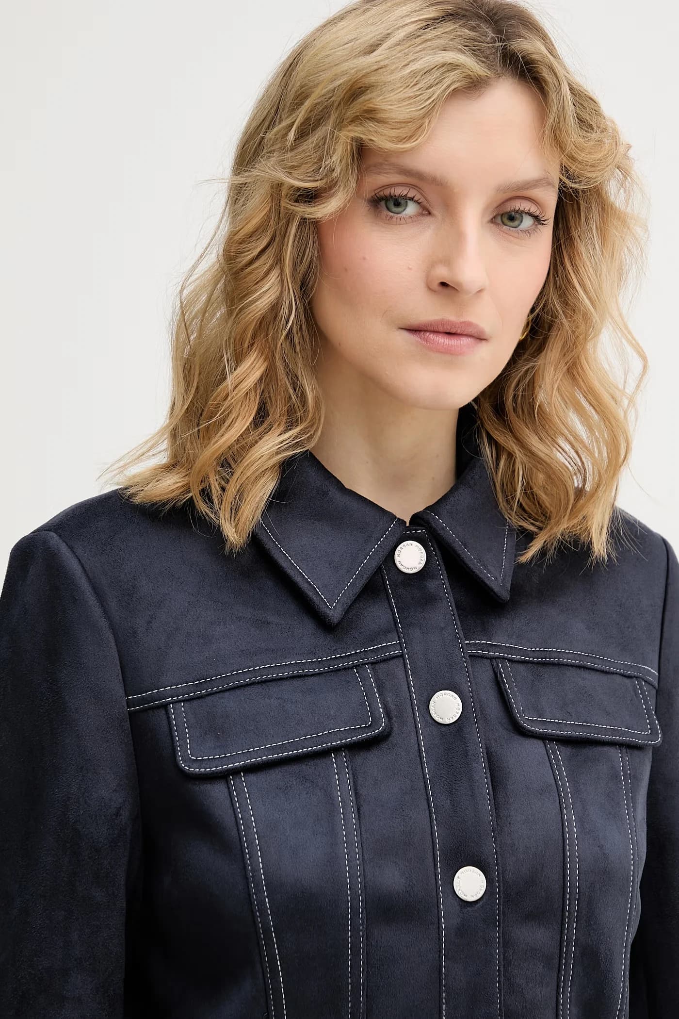 Женская короткая куртка - фото 4