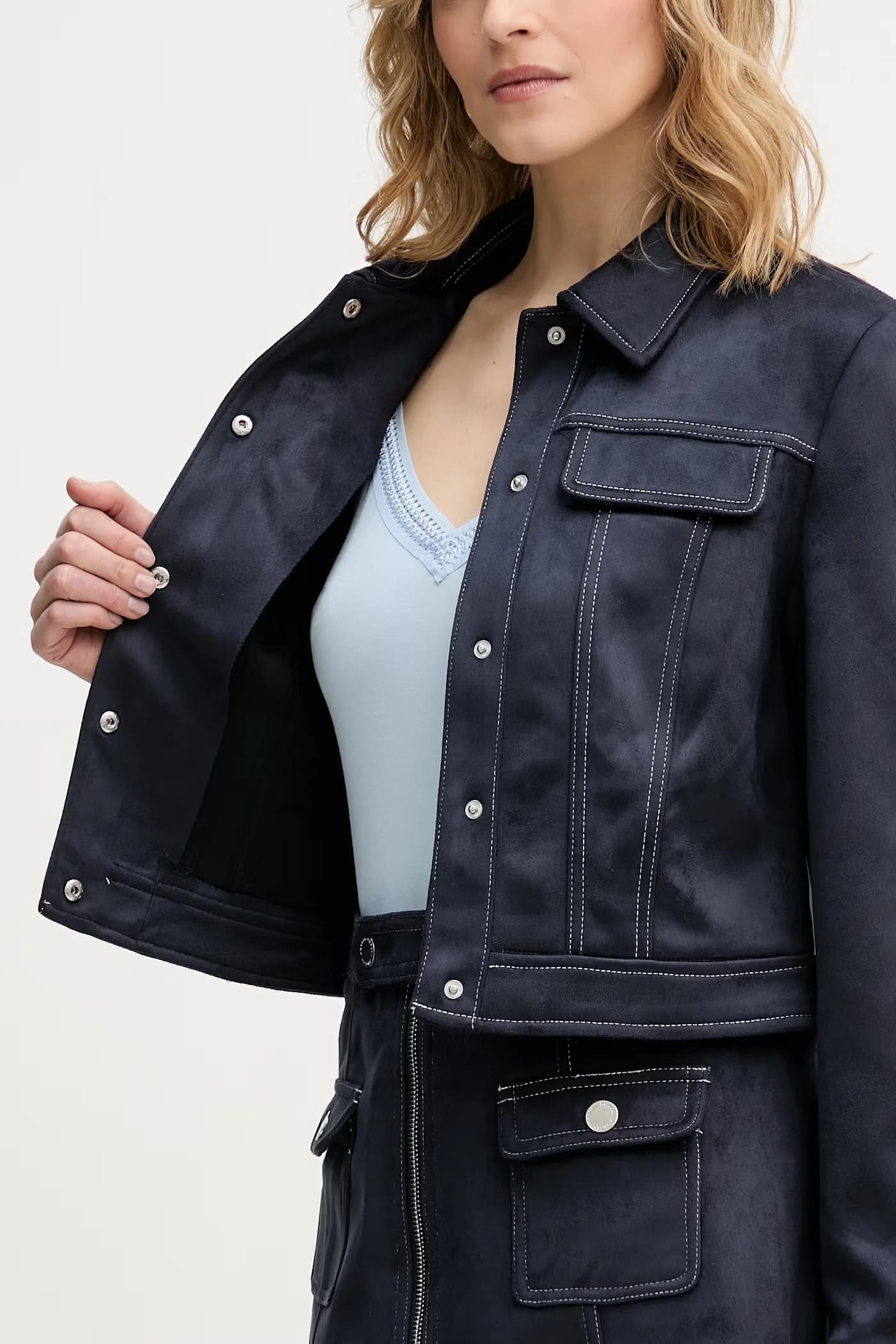 Женская короткая куртка - фото 7