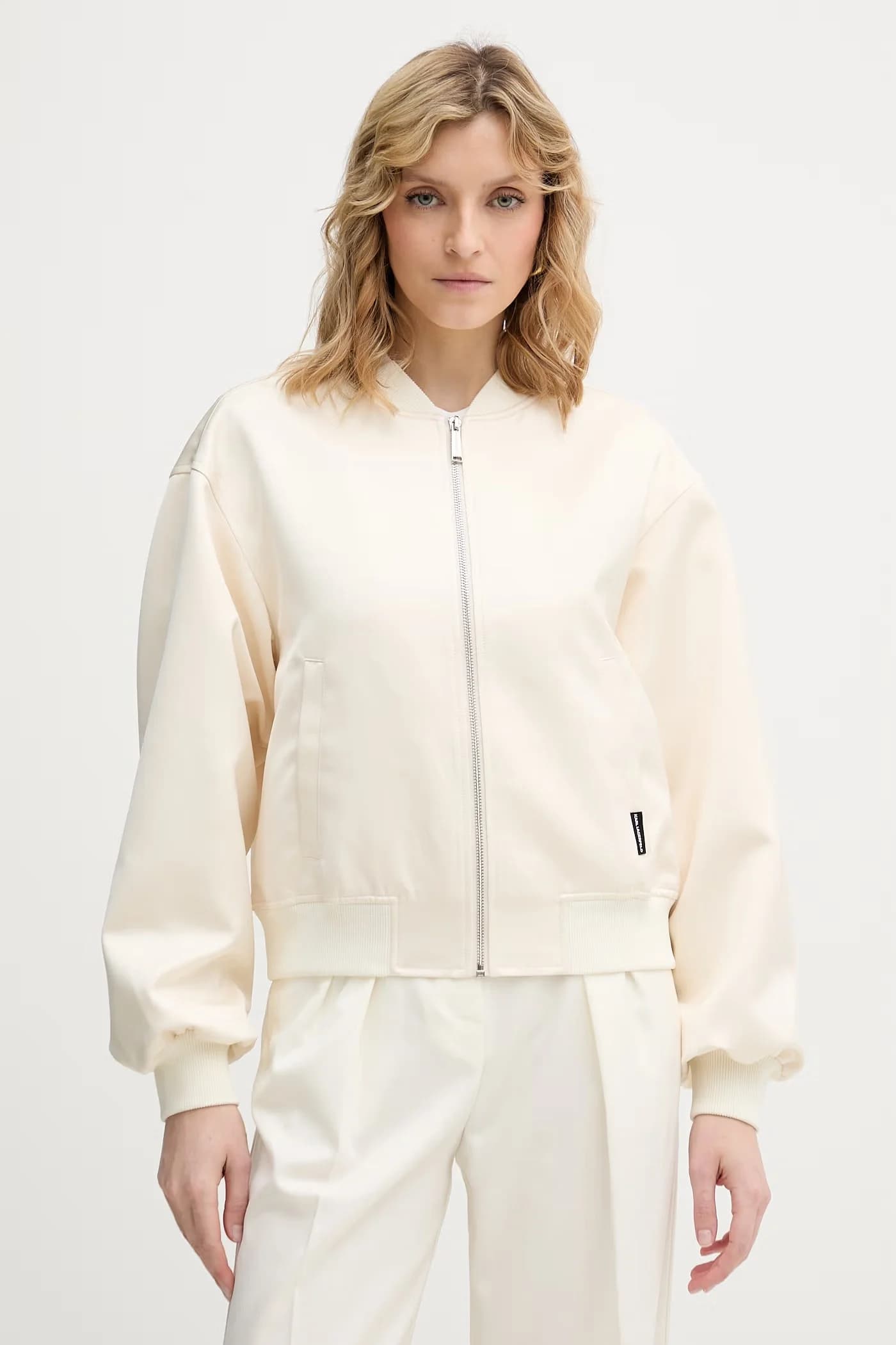 Женская короткая куртка - фото 3