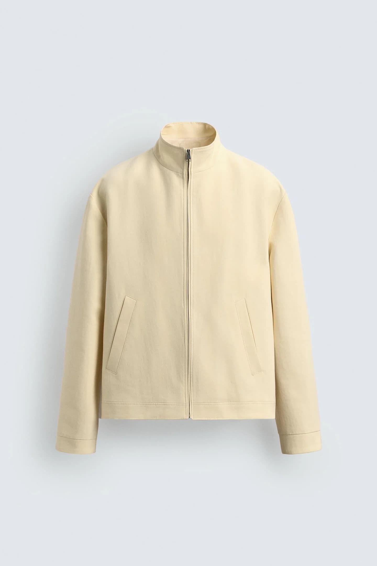 КУРТКА ОБЫЧНОГО КРАЯ, ОГРАНИЧЕННАЯ ВЫПУСКА