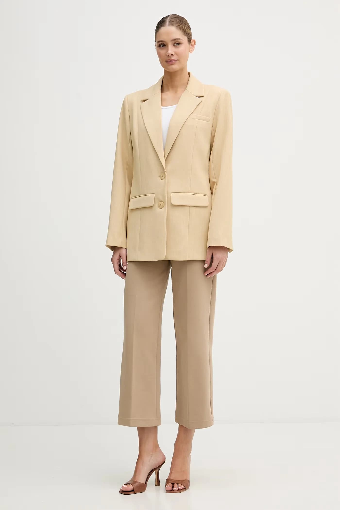 Женская куртка - фото 2