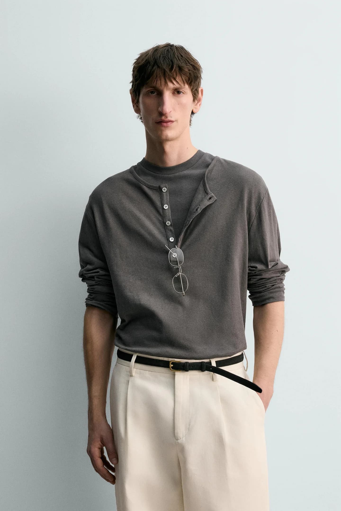 ФУТБОЛКА HENLEY ИЗ ЛЬНА И ХЛОПКА С ШЕИ, ОГРАНИЧЕННАЯ ВЫПУСКА