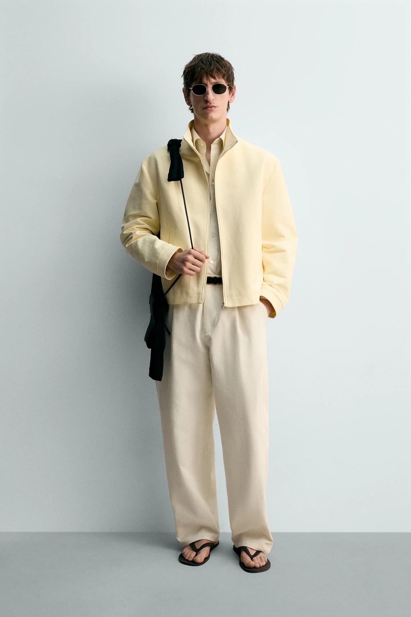 БРЮКИ ПРЯМОГО КРЮКА С ПУРТАМИ, ОГРАНИЧЕННАЯ ВЫПУСК