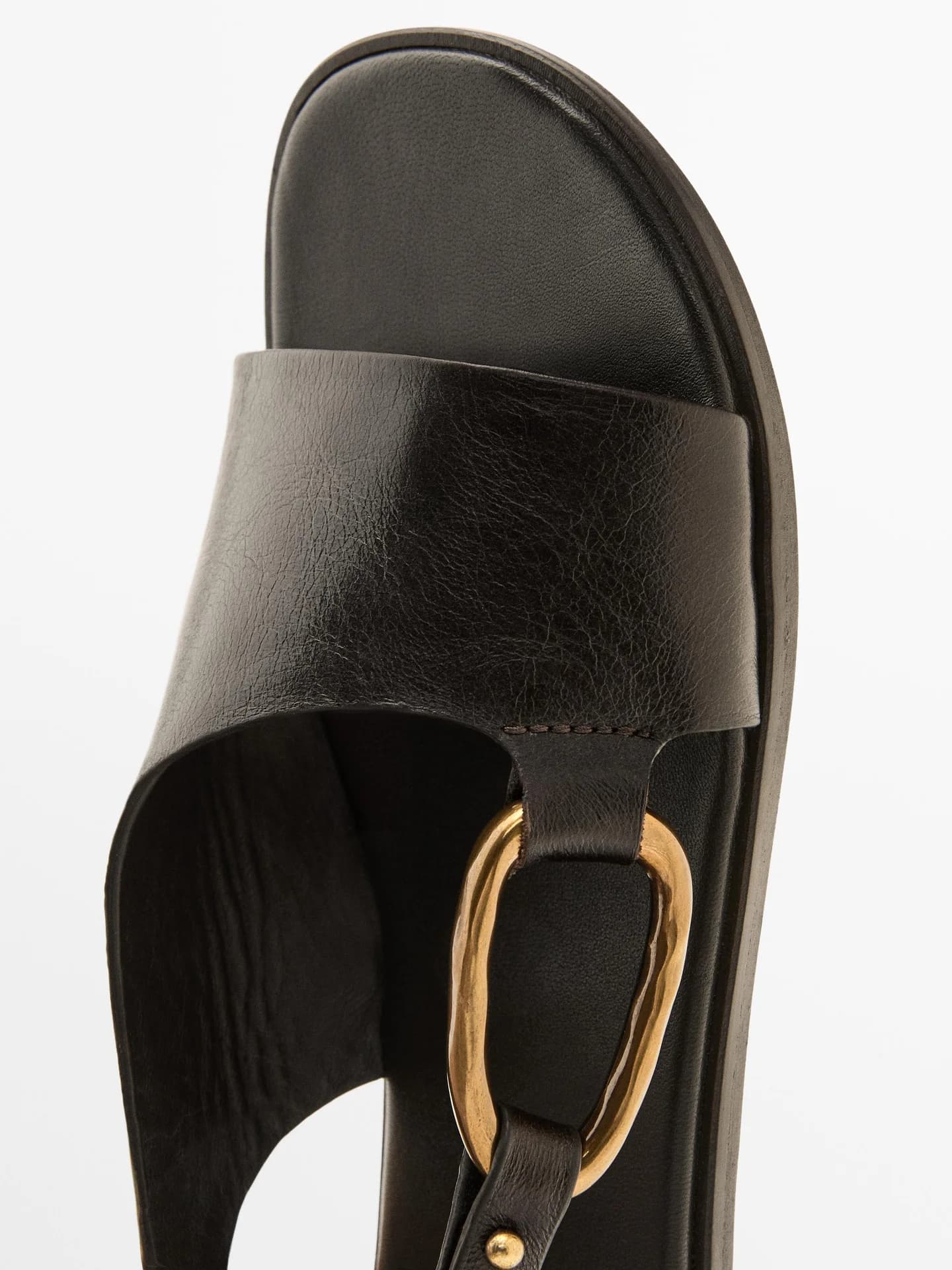 Кожаные босоножки с кольцом - фото 5