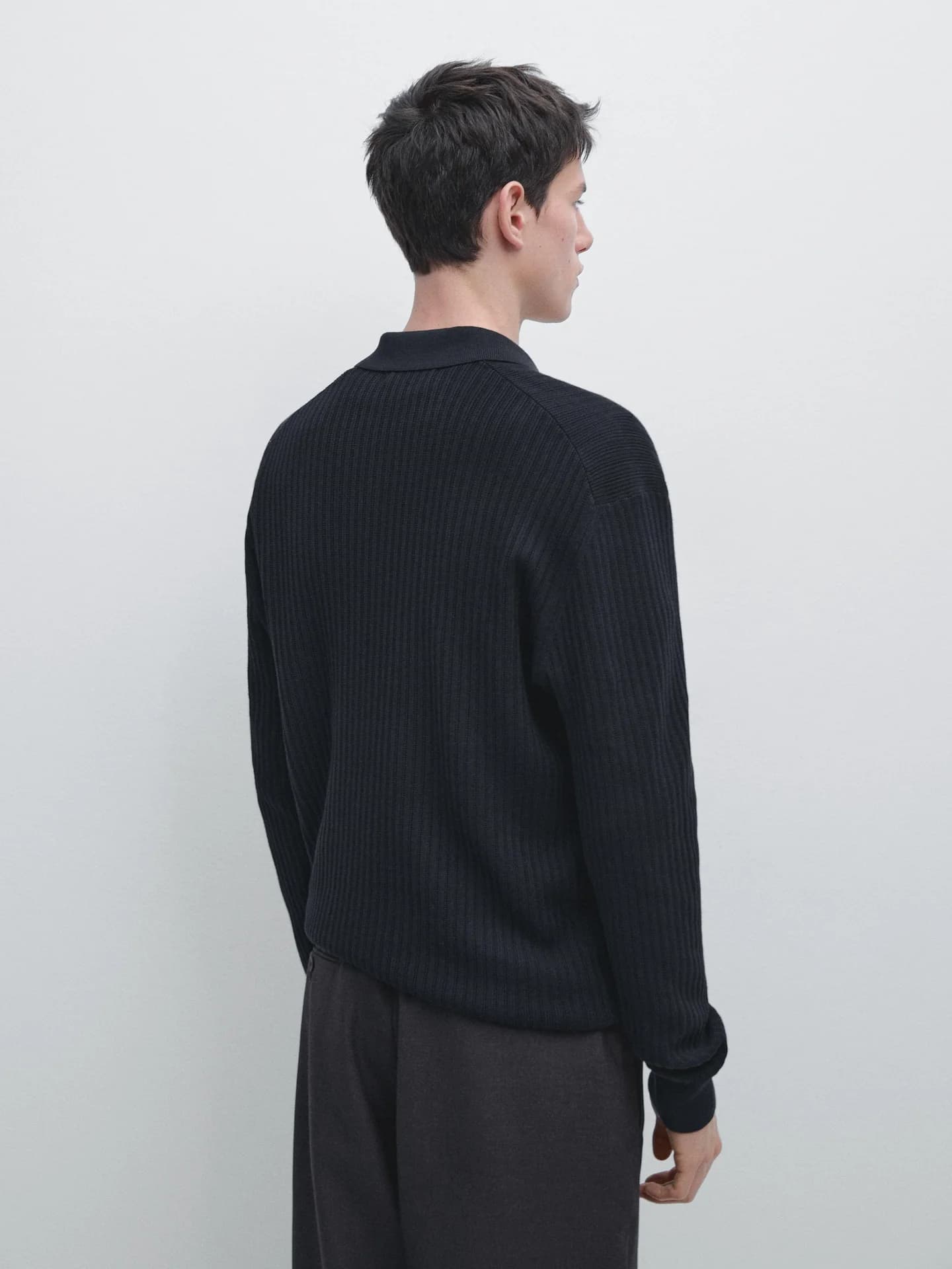 Вязаный свитер-поло из смесового хлопка. - фото 9