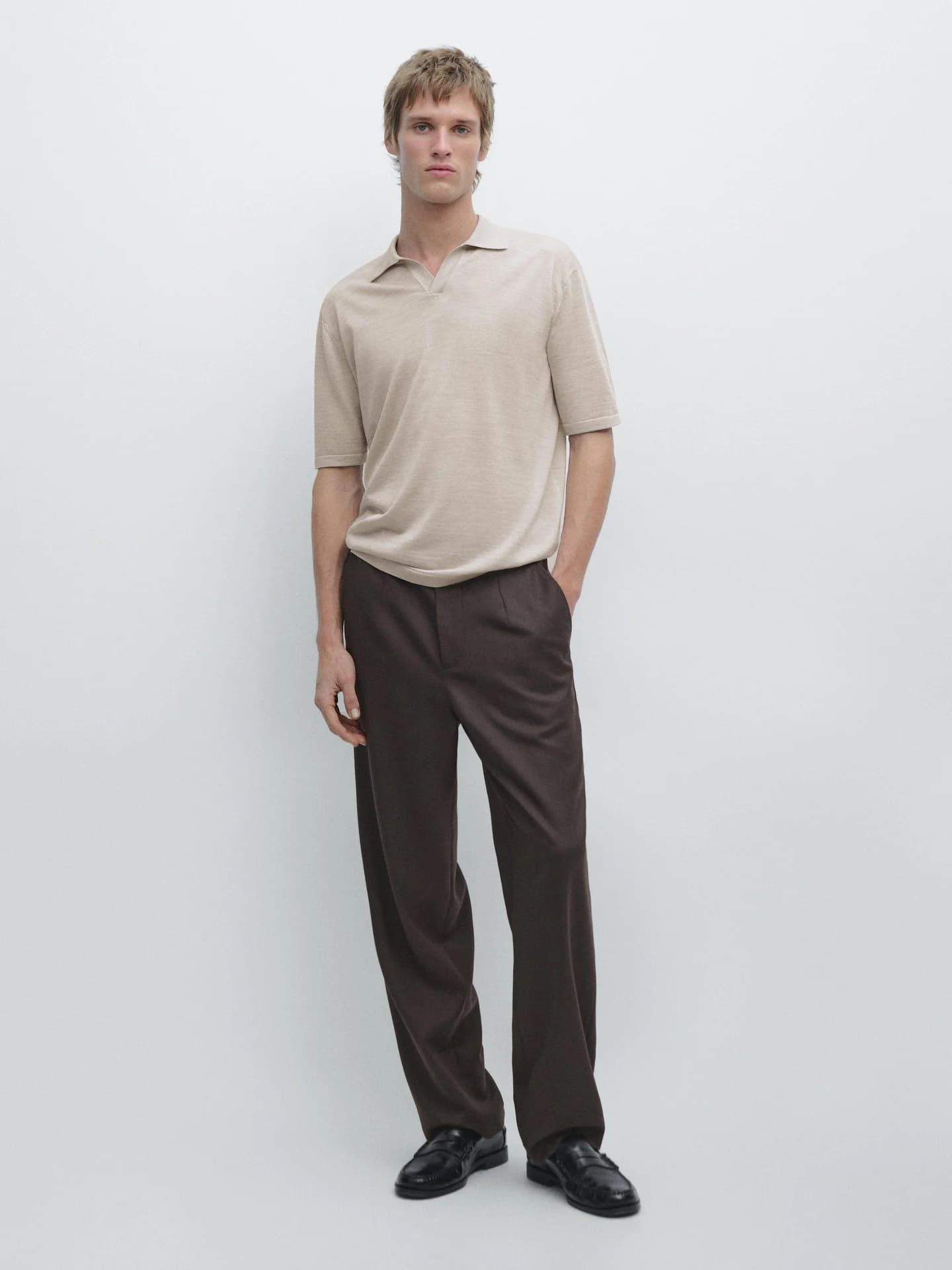 Трикотажная рубашка-поло с V-образным вырезом - фото 9