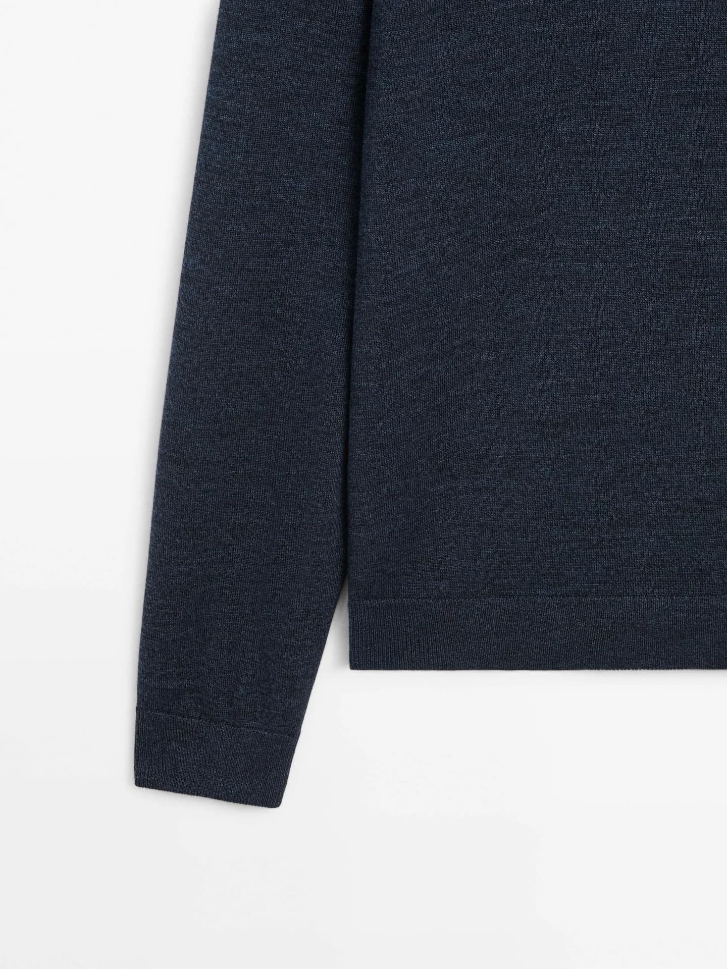 Вязаный свитер из шерсти мериноса с круглым вырезом. - фото 3