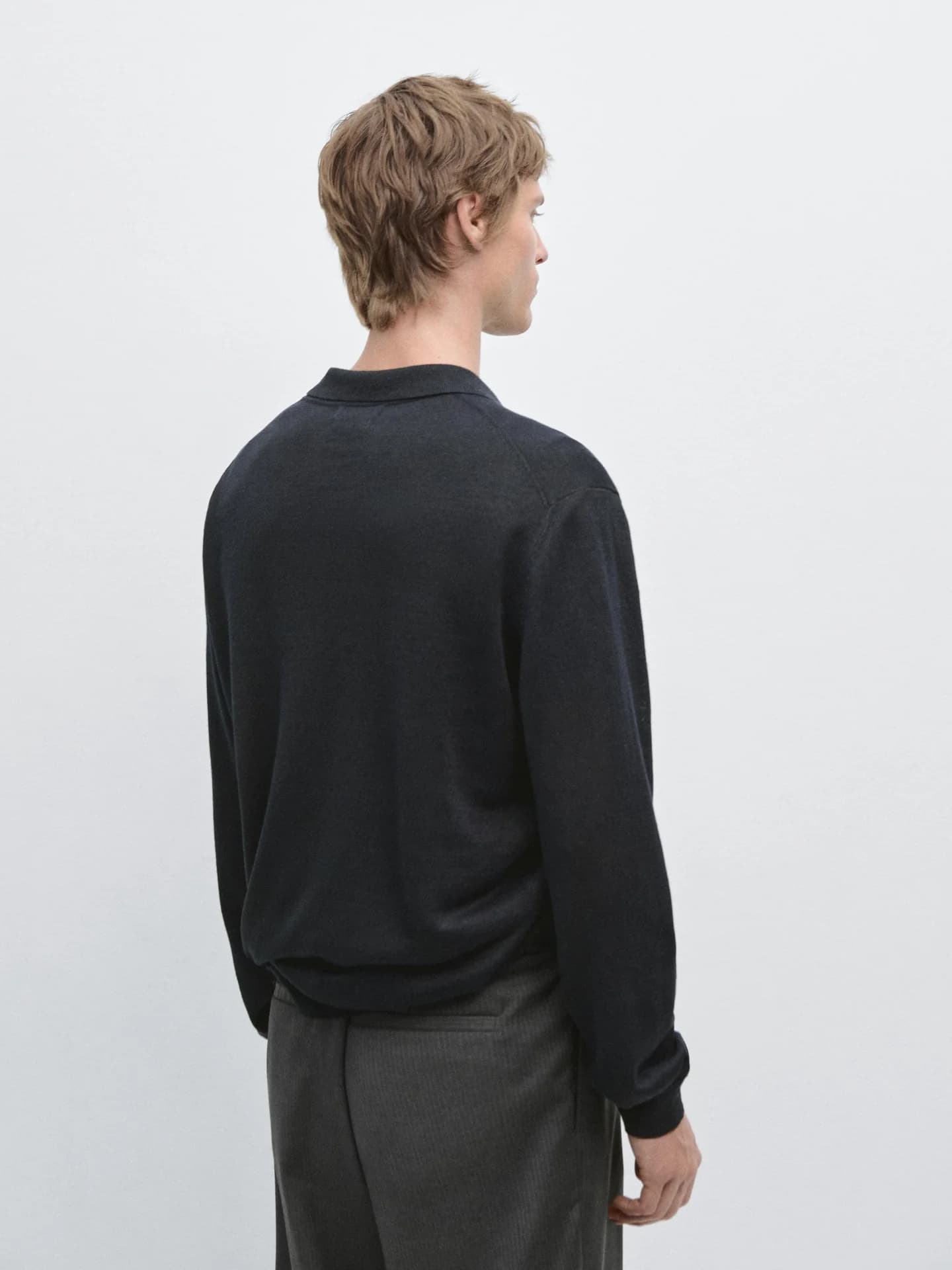 Вязаный льняной кардиган на пуговицах. - фото 19