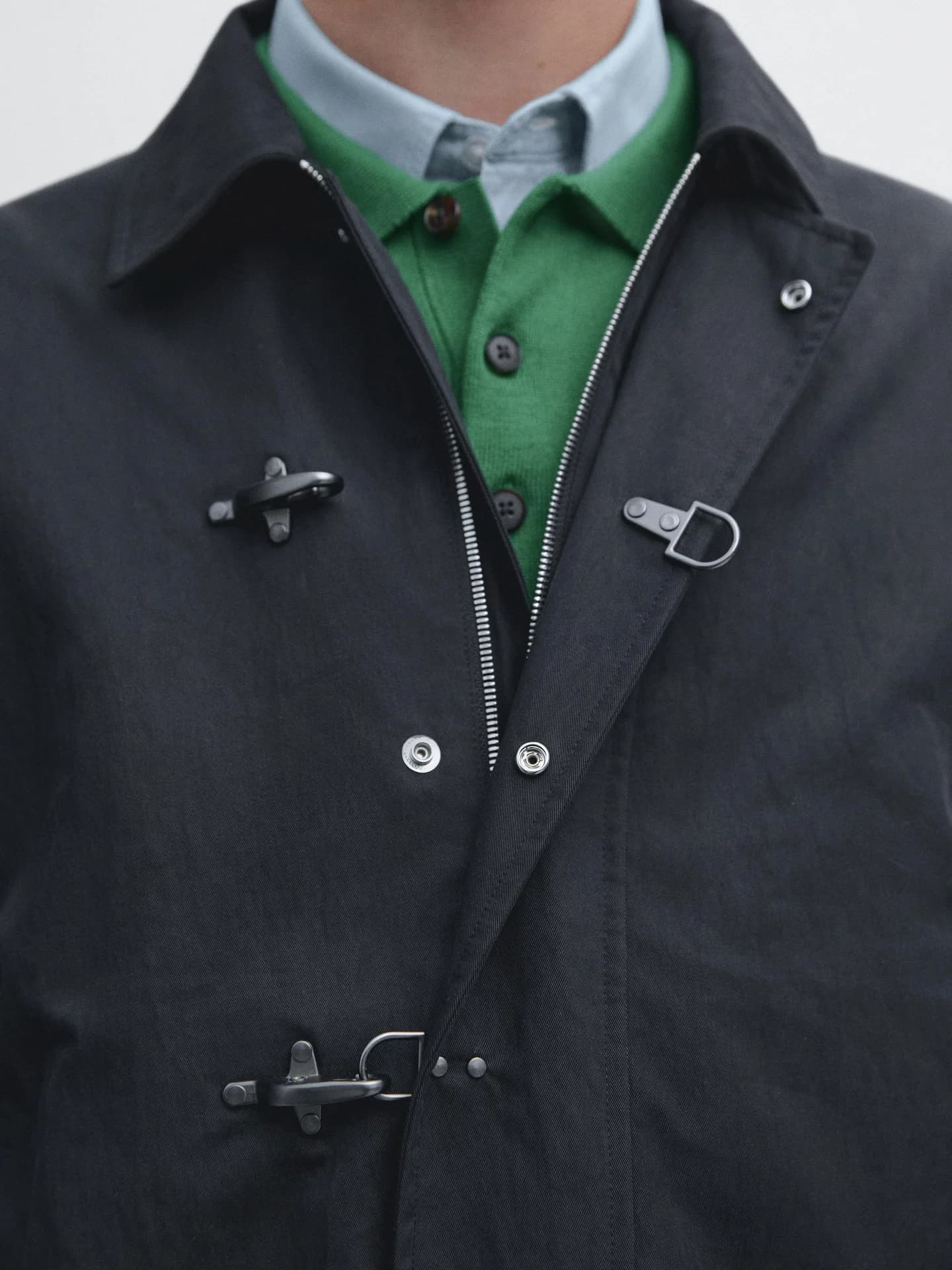 Застегивание куртки ватными булавками - фото 6