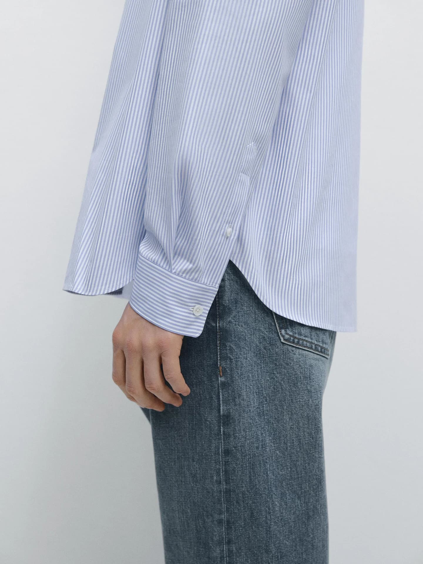 Рубашка стандартного кроя из 100% хлопка в полоску. - фото 4