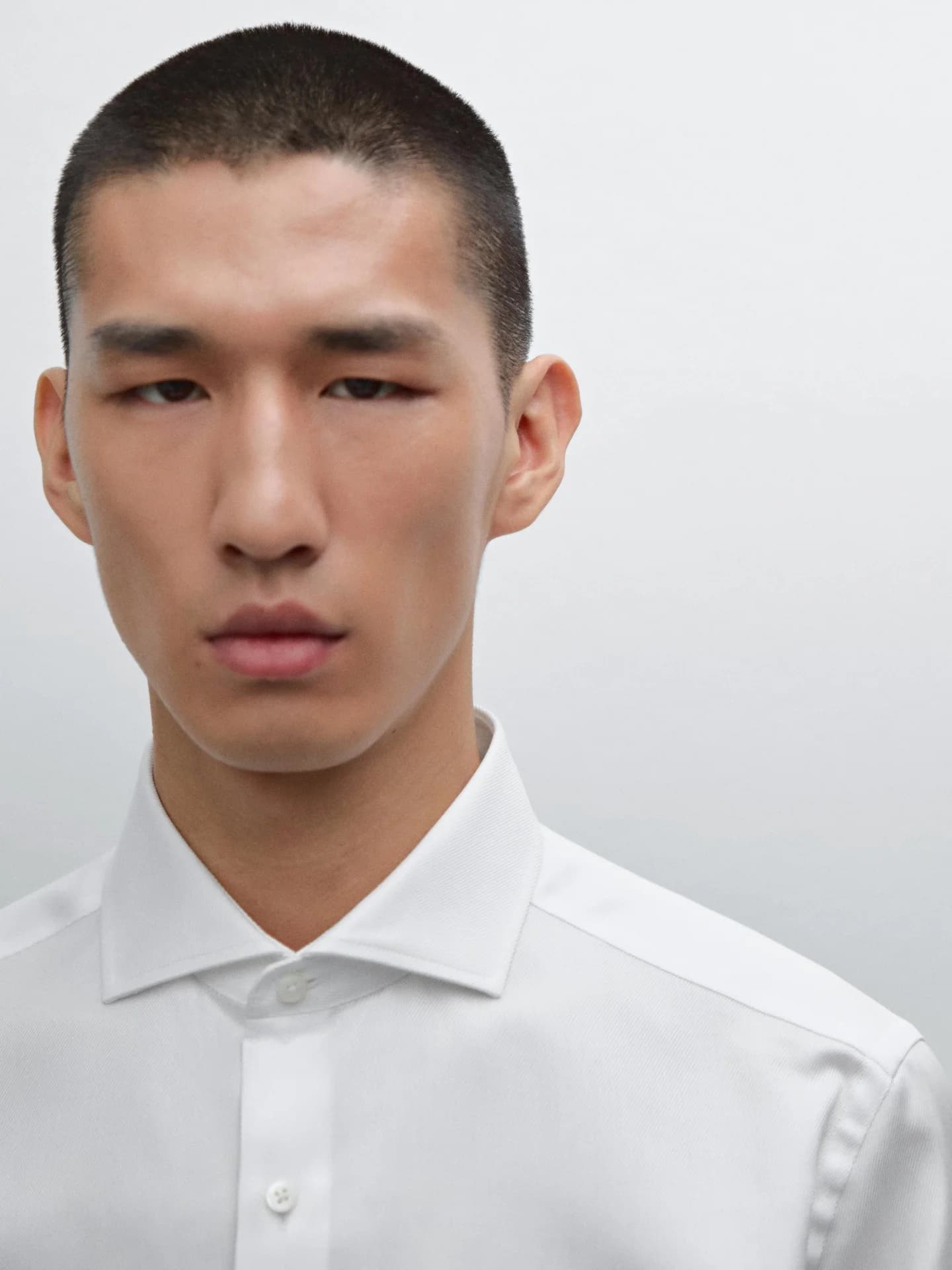 Узкая рубашка из твила из 100% хлопка. - фото 10