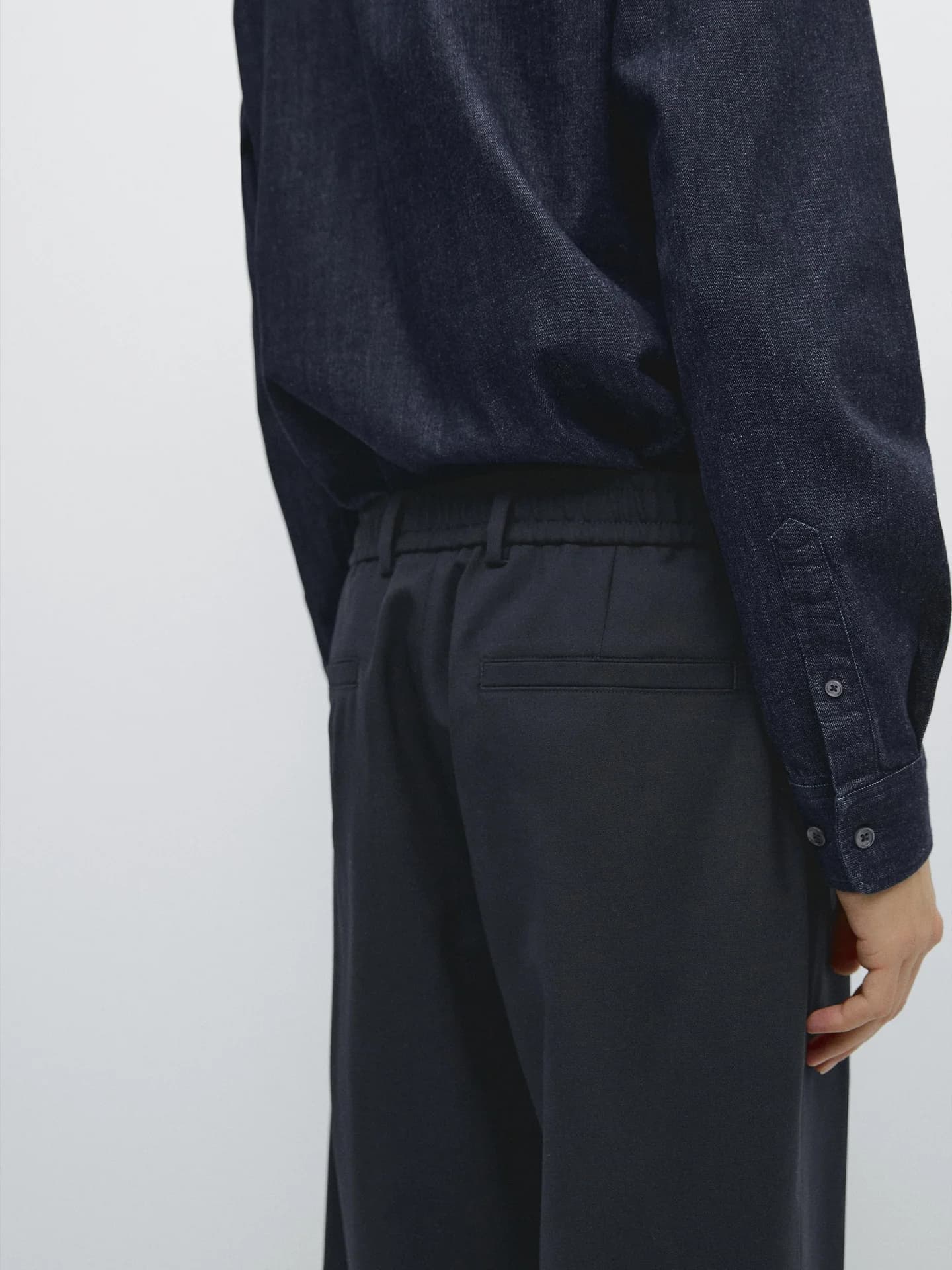 Брюки из прохладной текстурированной шерсти. - фото 5