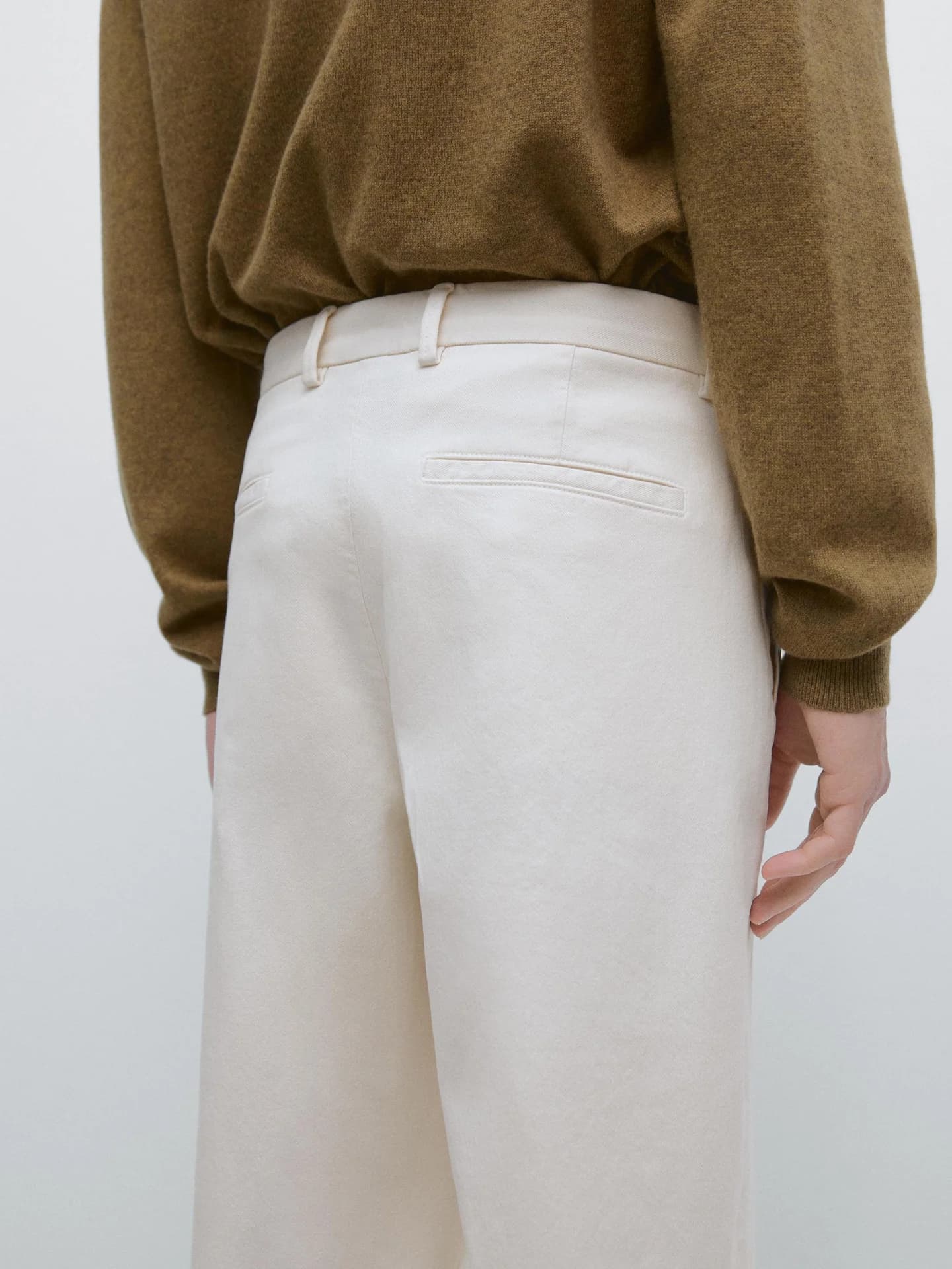 Брюки из хлопкового твила с эластичным поясом. - фото 4