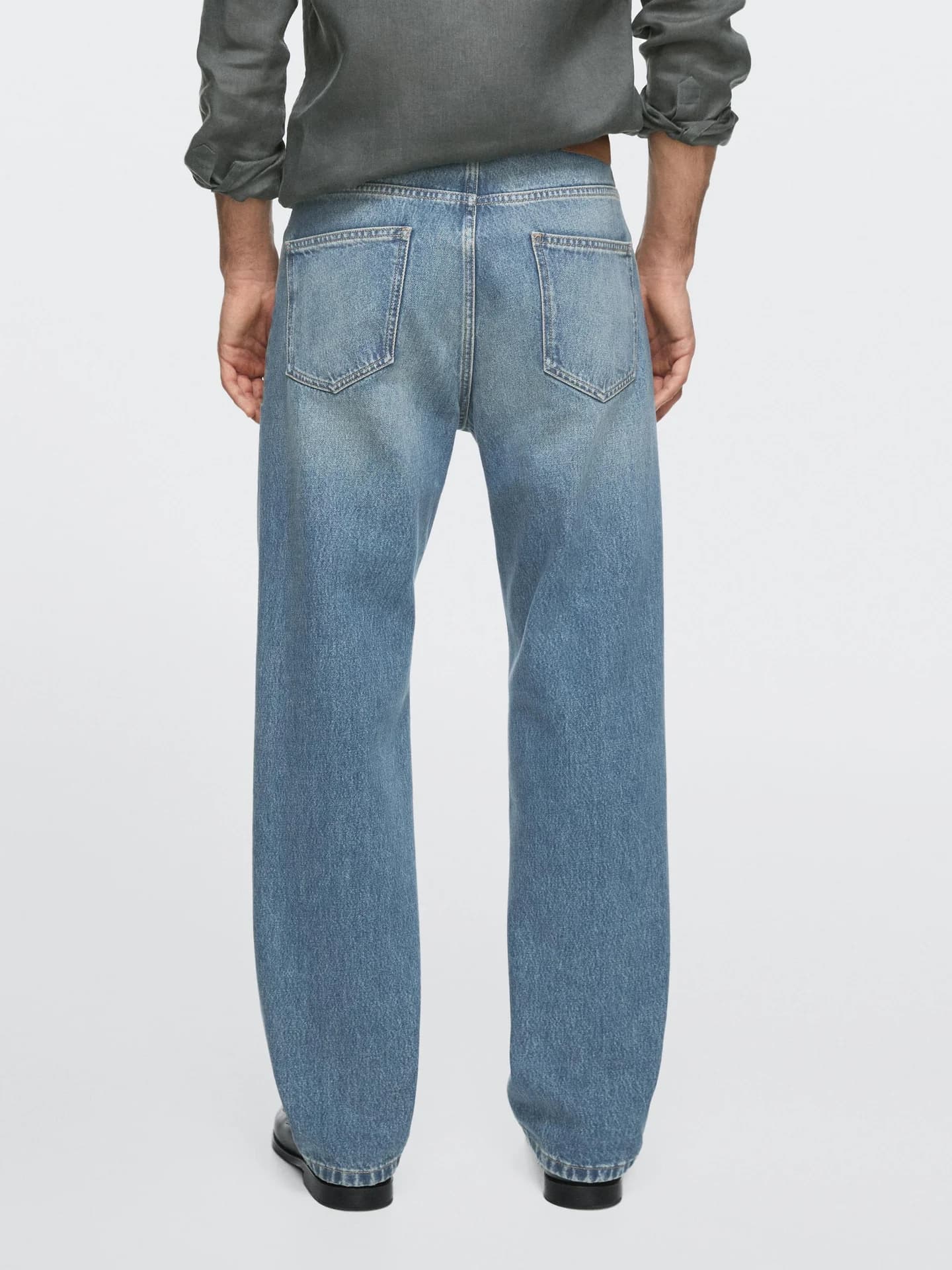 Джинсы прямого кроя - фото 10