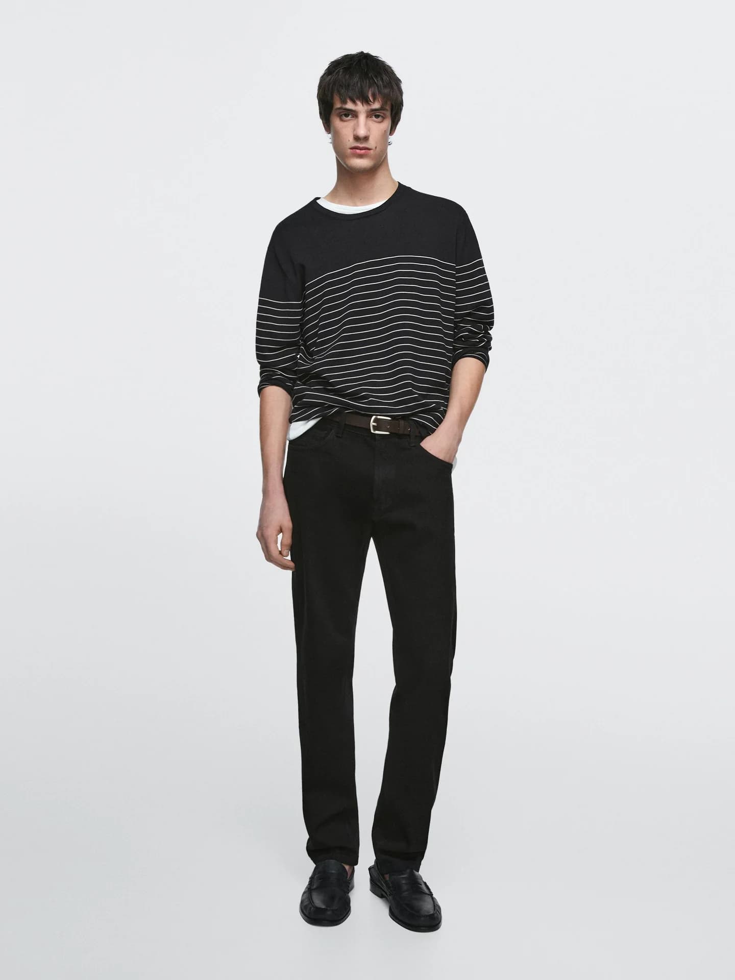 Джинсы узкого кроя