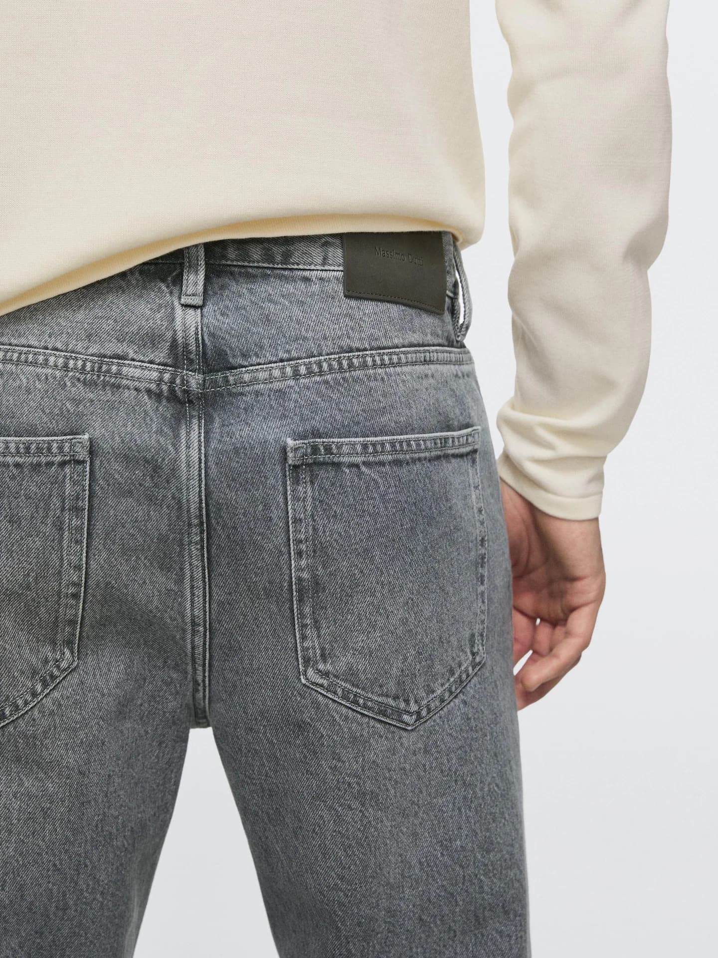 Джинсы прямого кроя - фото 10