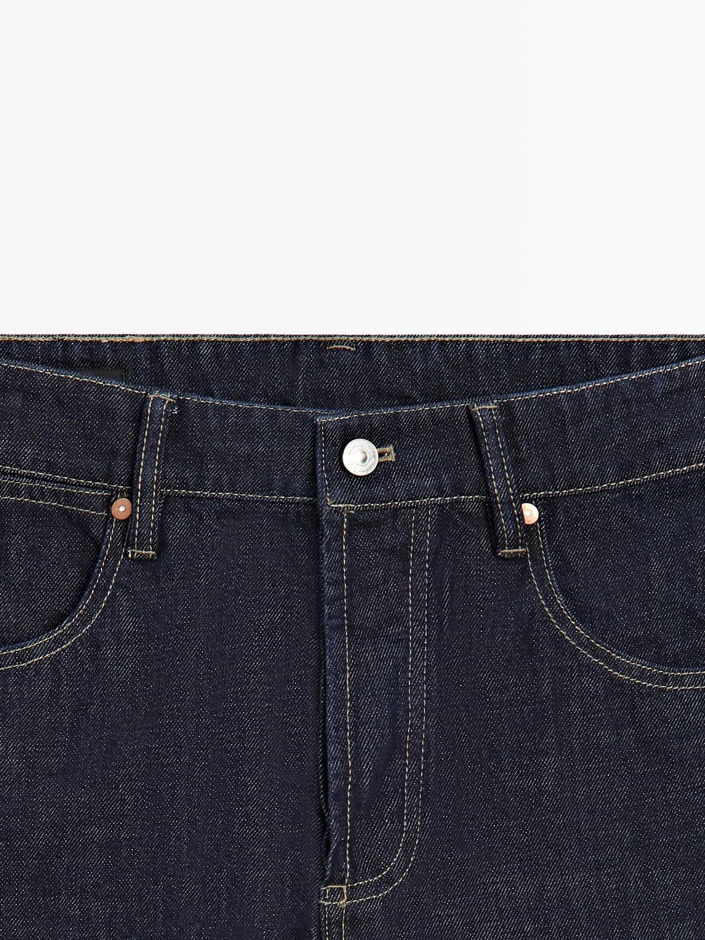 Джинсы расслабленного кроя - фото 6