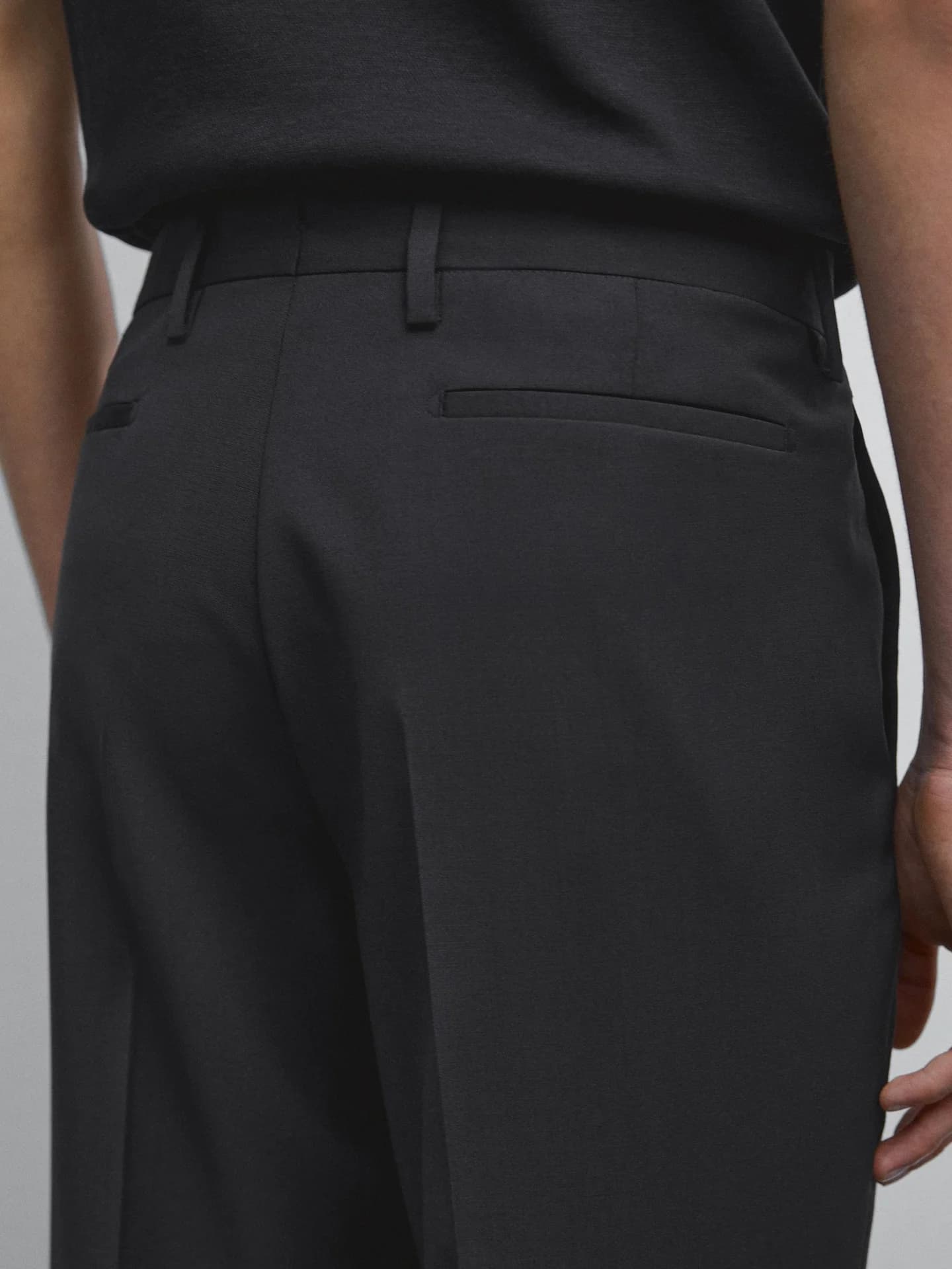 Костюмные брюки из гладкой шерсти - фото 10