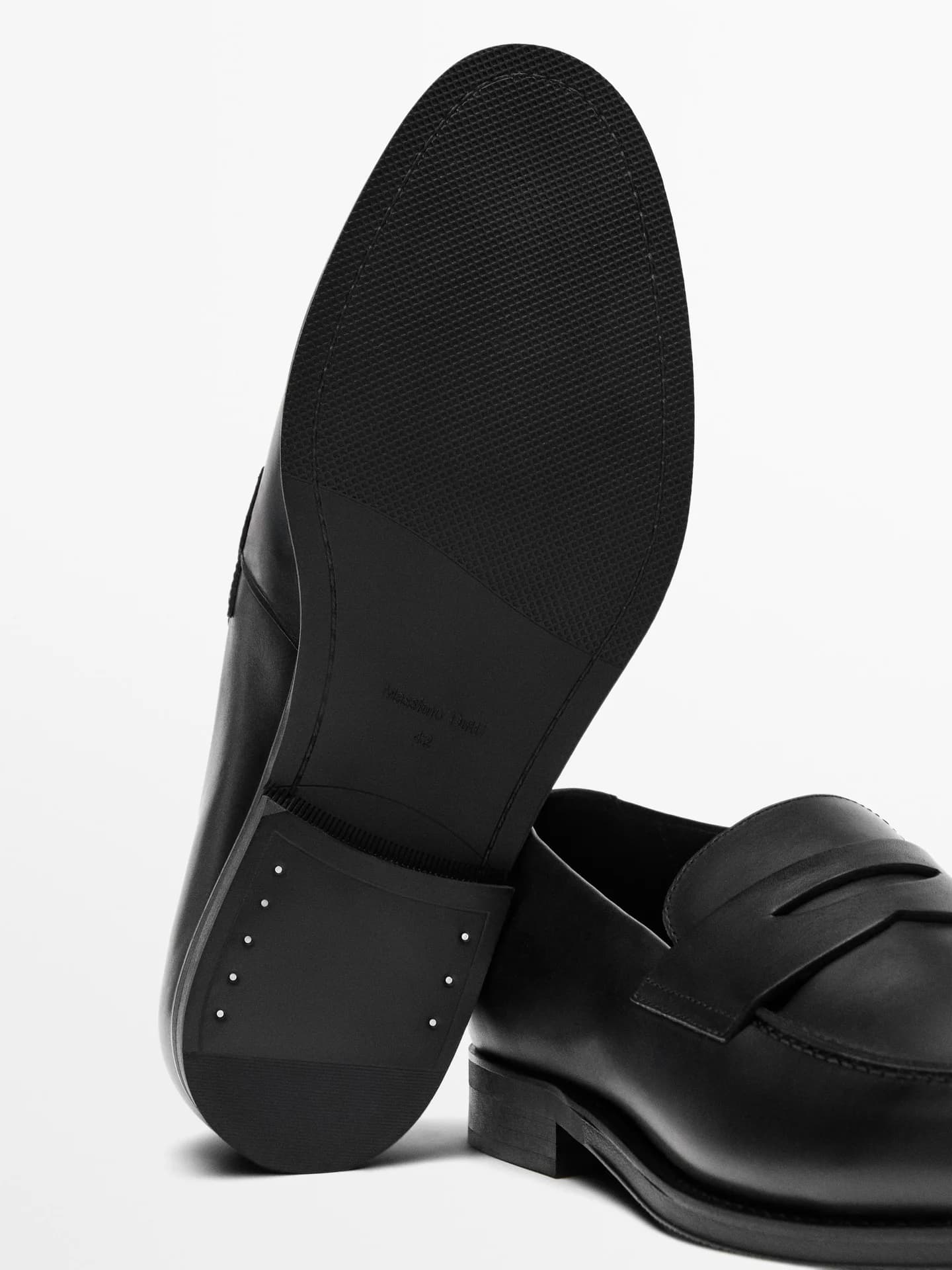 Элегантные кожаные мокасины